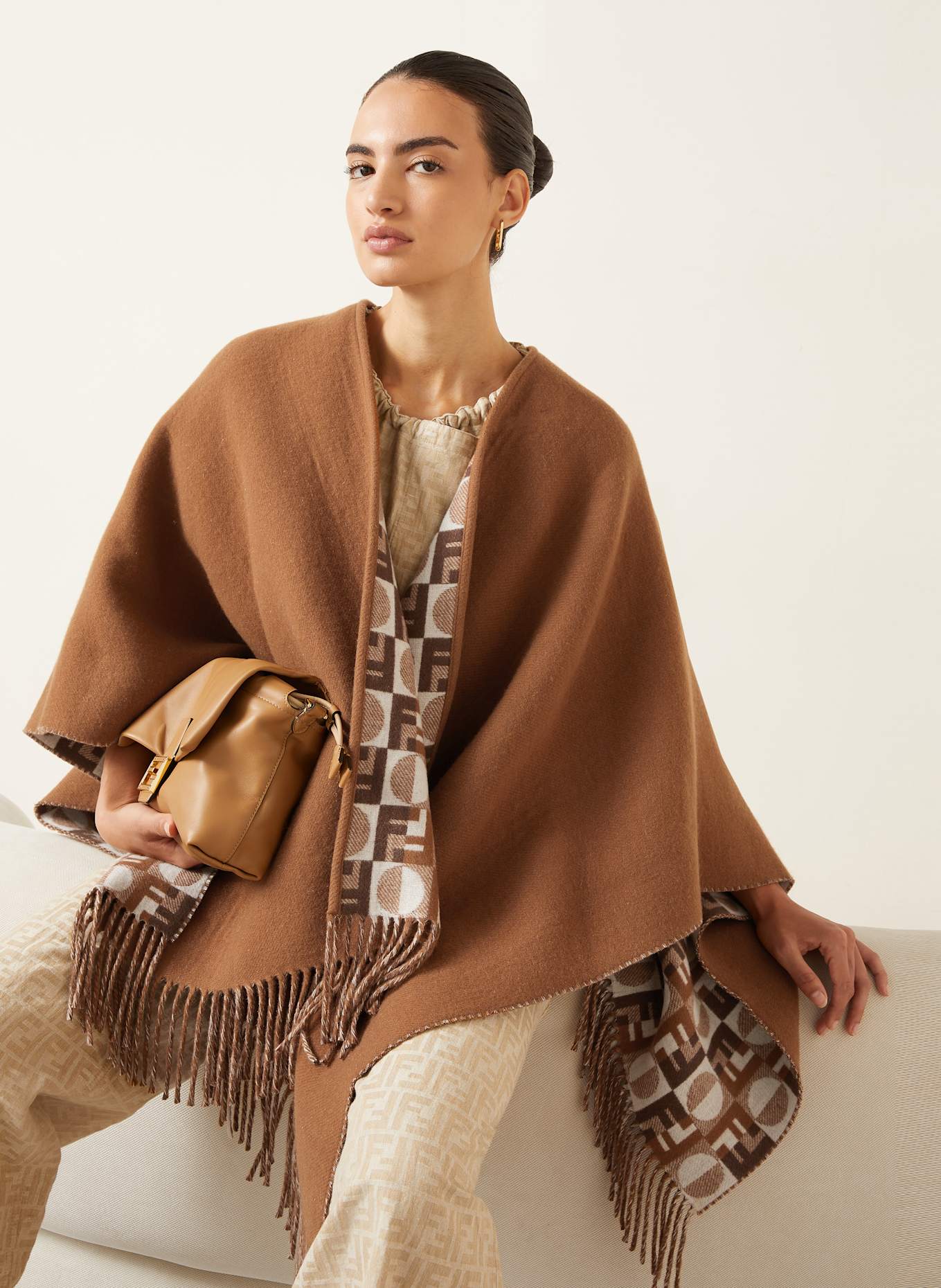 FENDI Dwustronna peleryna: BRĄZOWY