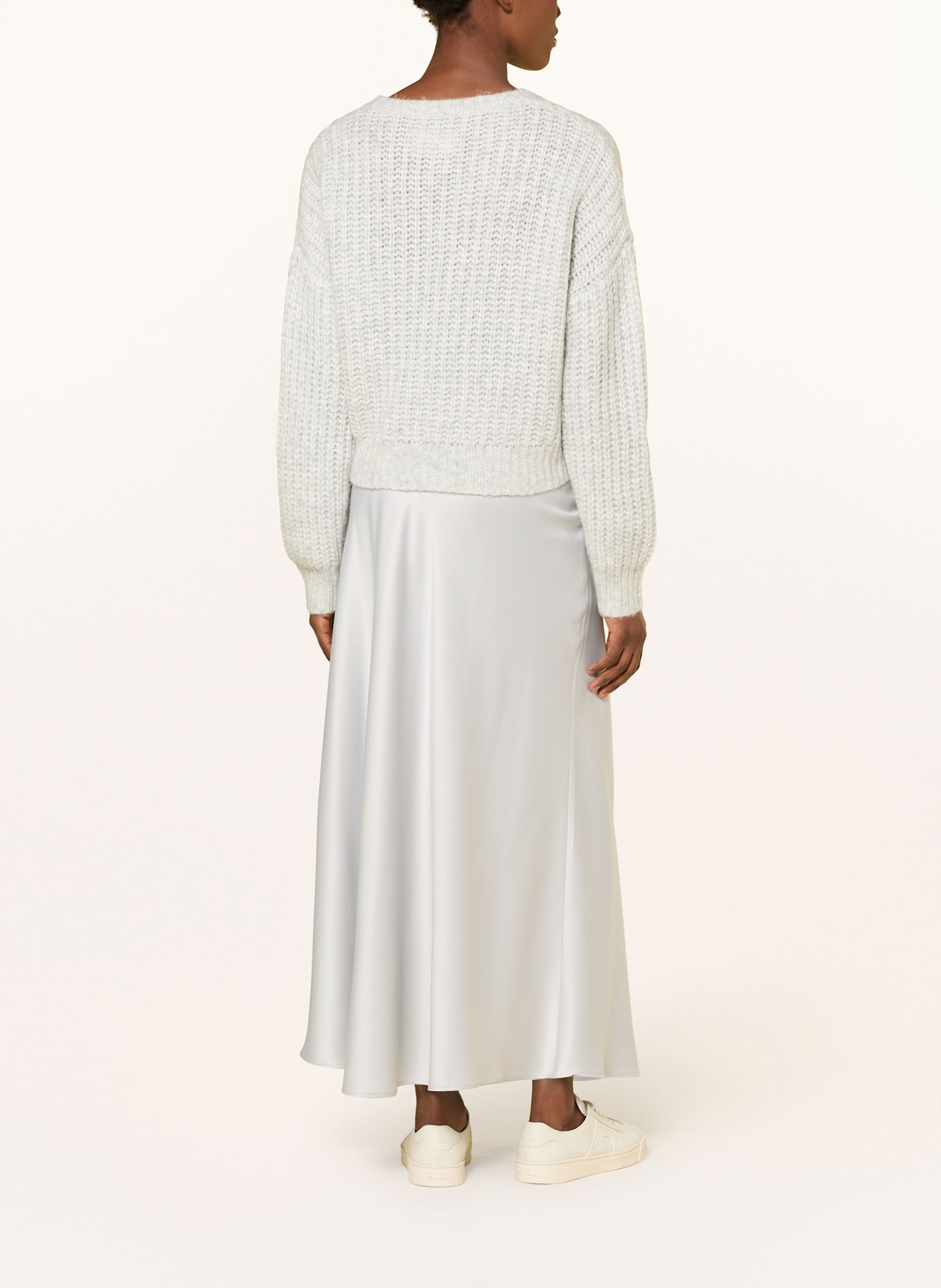 Juvia FINA satin skirt: LIGHT GRAY