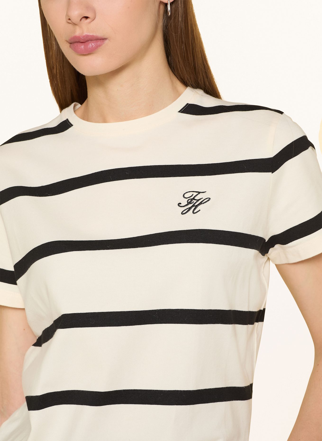 TOMMY HILFIGER T-shirt: WHITE / BLACK