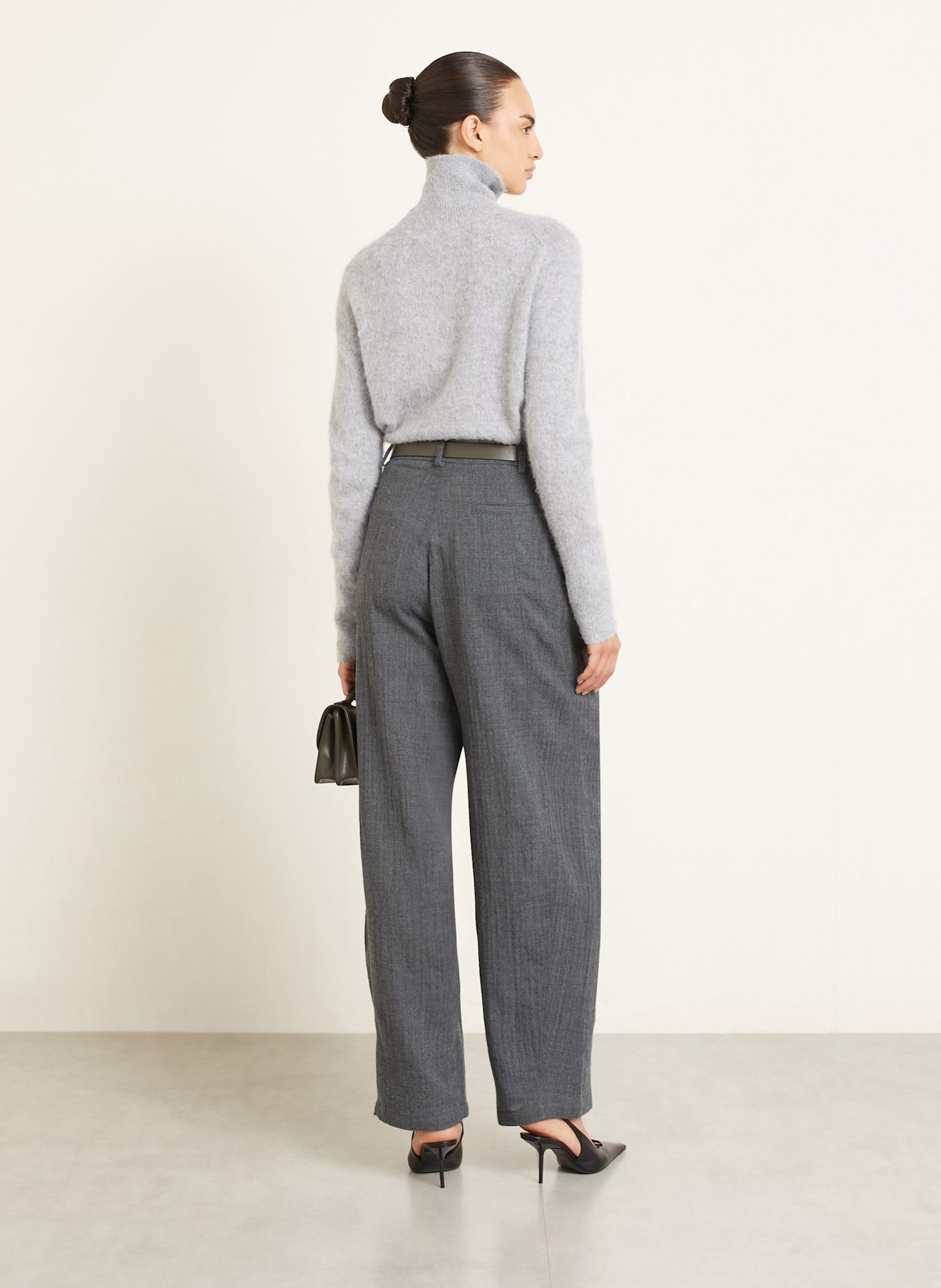 VICTORIA BECKHAM Turtleneck sweater: GRAY