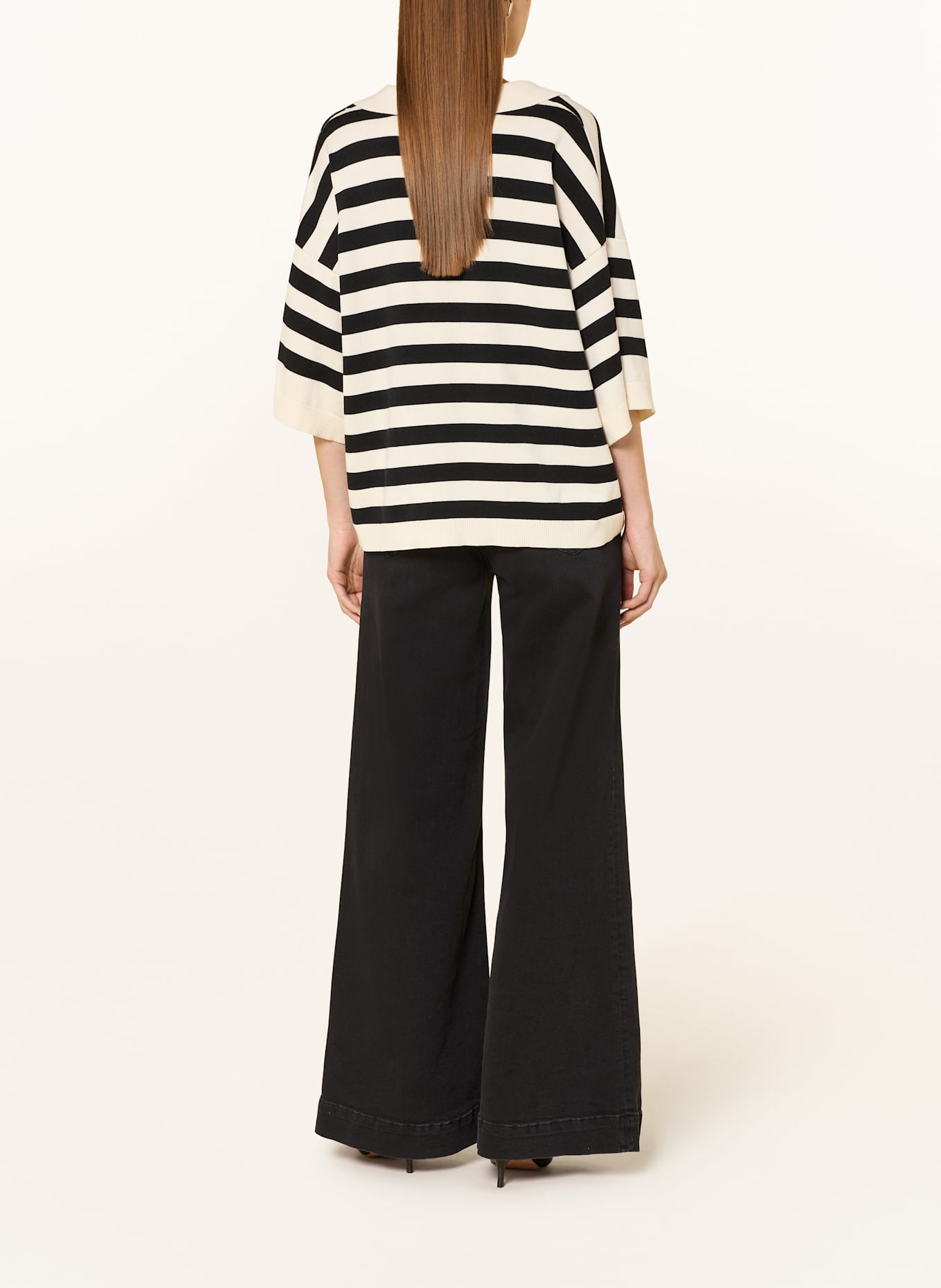 Rich & Royal Flared Jeans: 900 DENIM BLACK