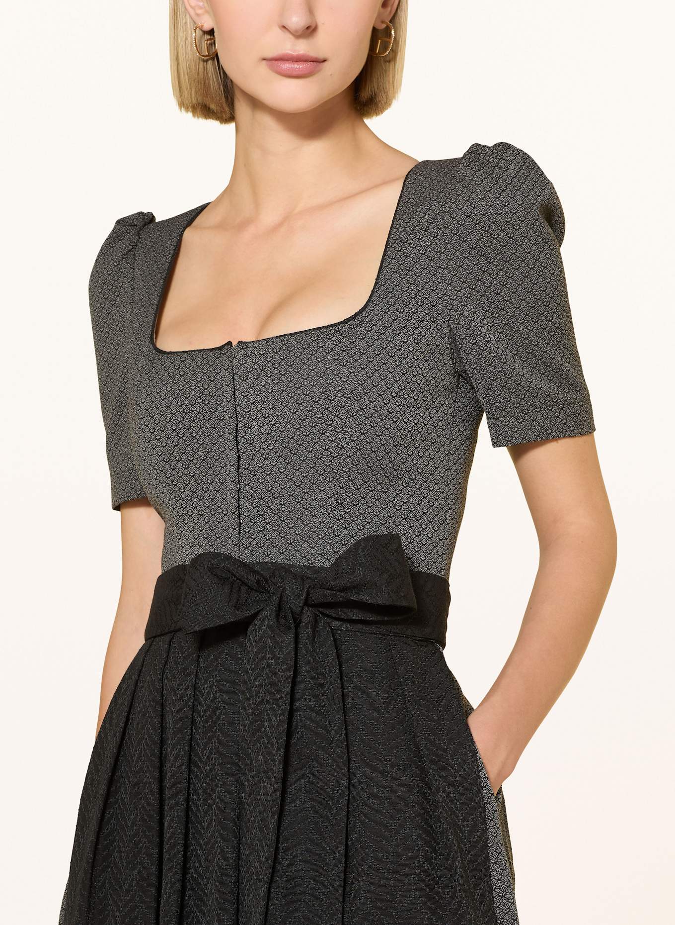 AlpenHERZ Dirndl JOHANNA: SCHWARZ / GRAU