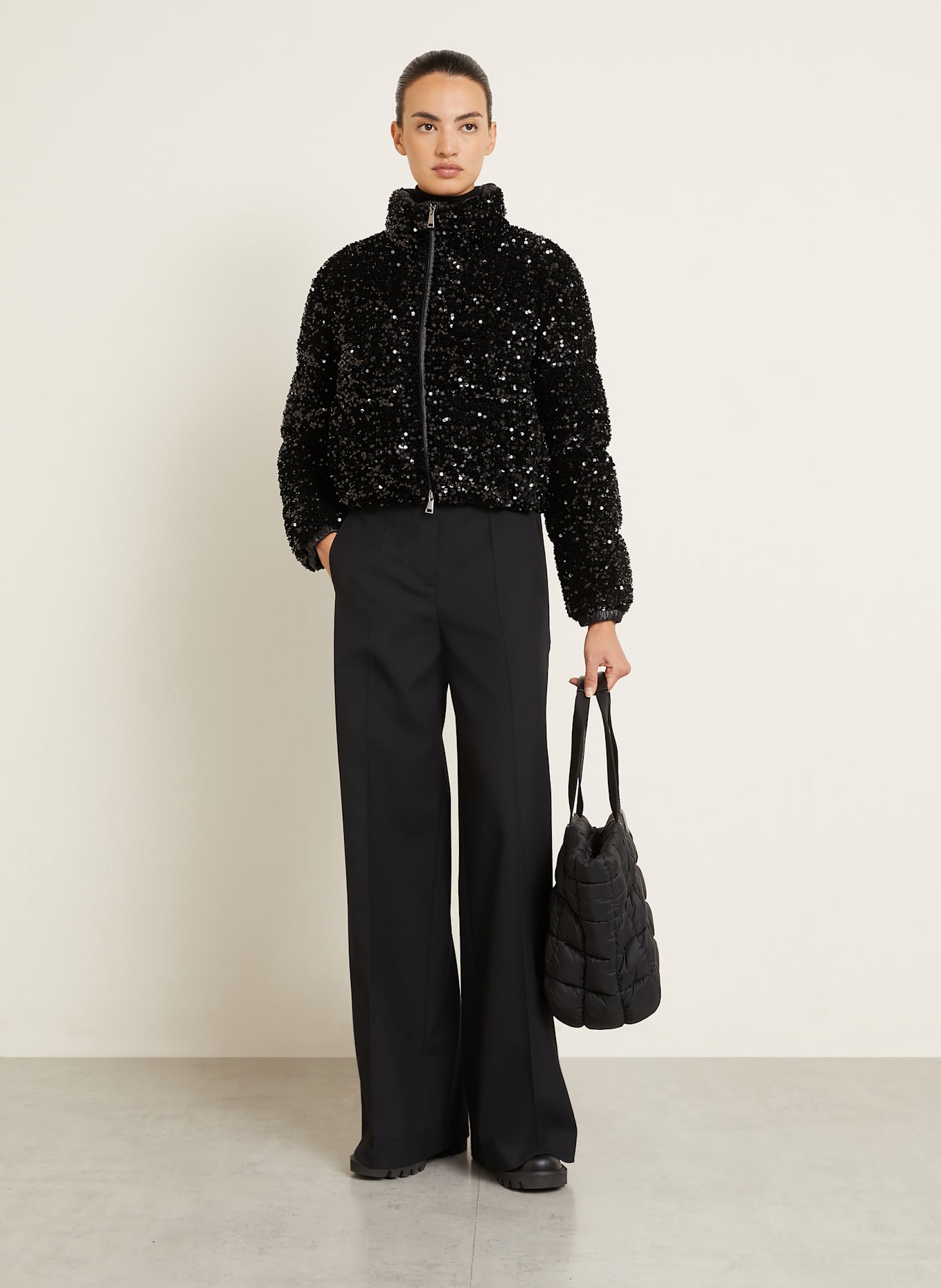 MONCLER Daunenjacke LOUVI mit Pailletten: SCHWARZ