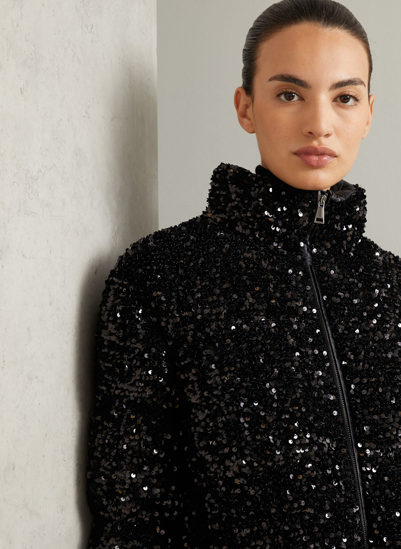 MONCLER Daunenjacke LOUVI mit Pailletten: SCHWARZ