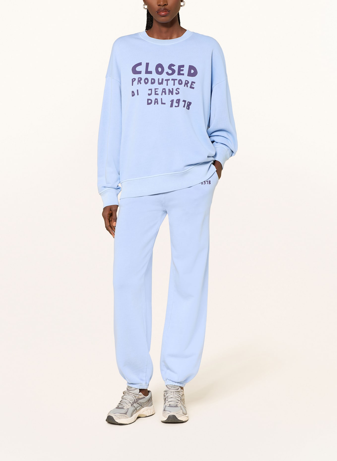 CLOSED Sweatpants: HELLBLAU / DUNKELLILA