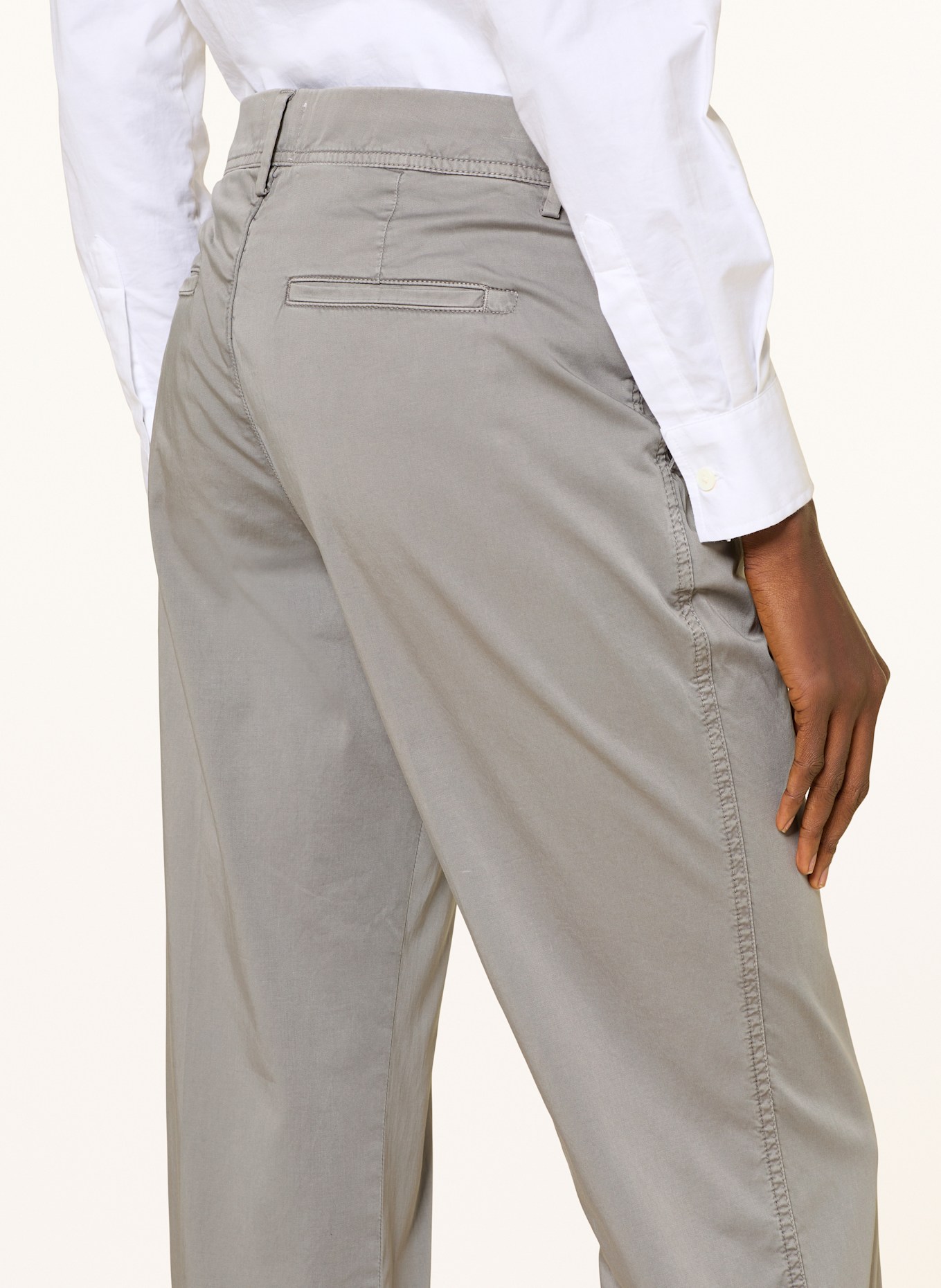 CLOSED Chino kalhoty SERANDON: ŠEDÁ