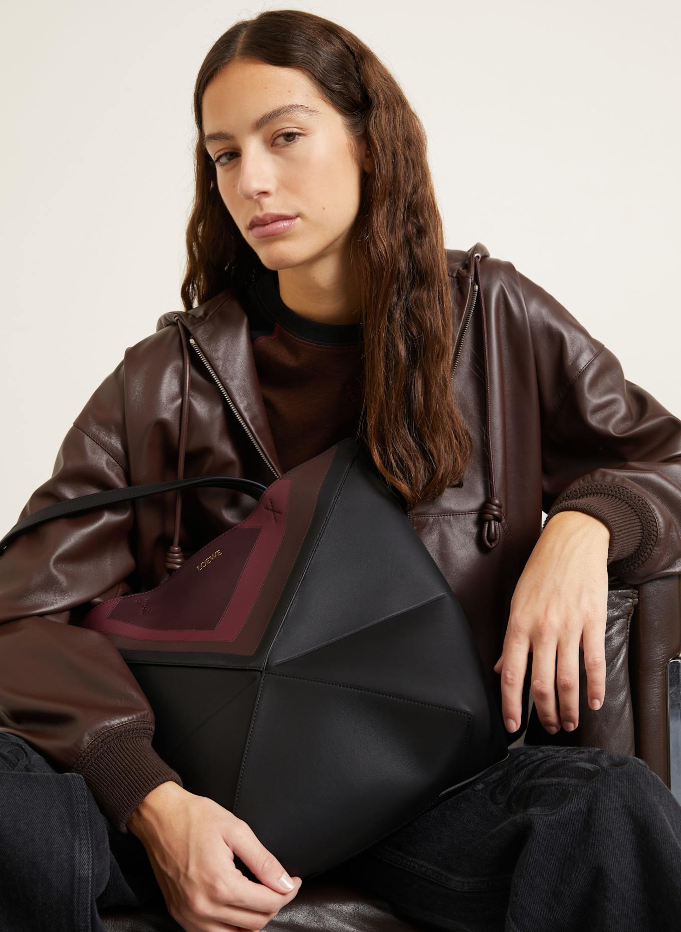 LOEWE Shopper PUZZLE FOLD MEDIUM: SCHWARZ / BRAUN / HELLROT