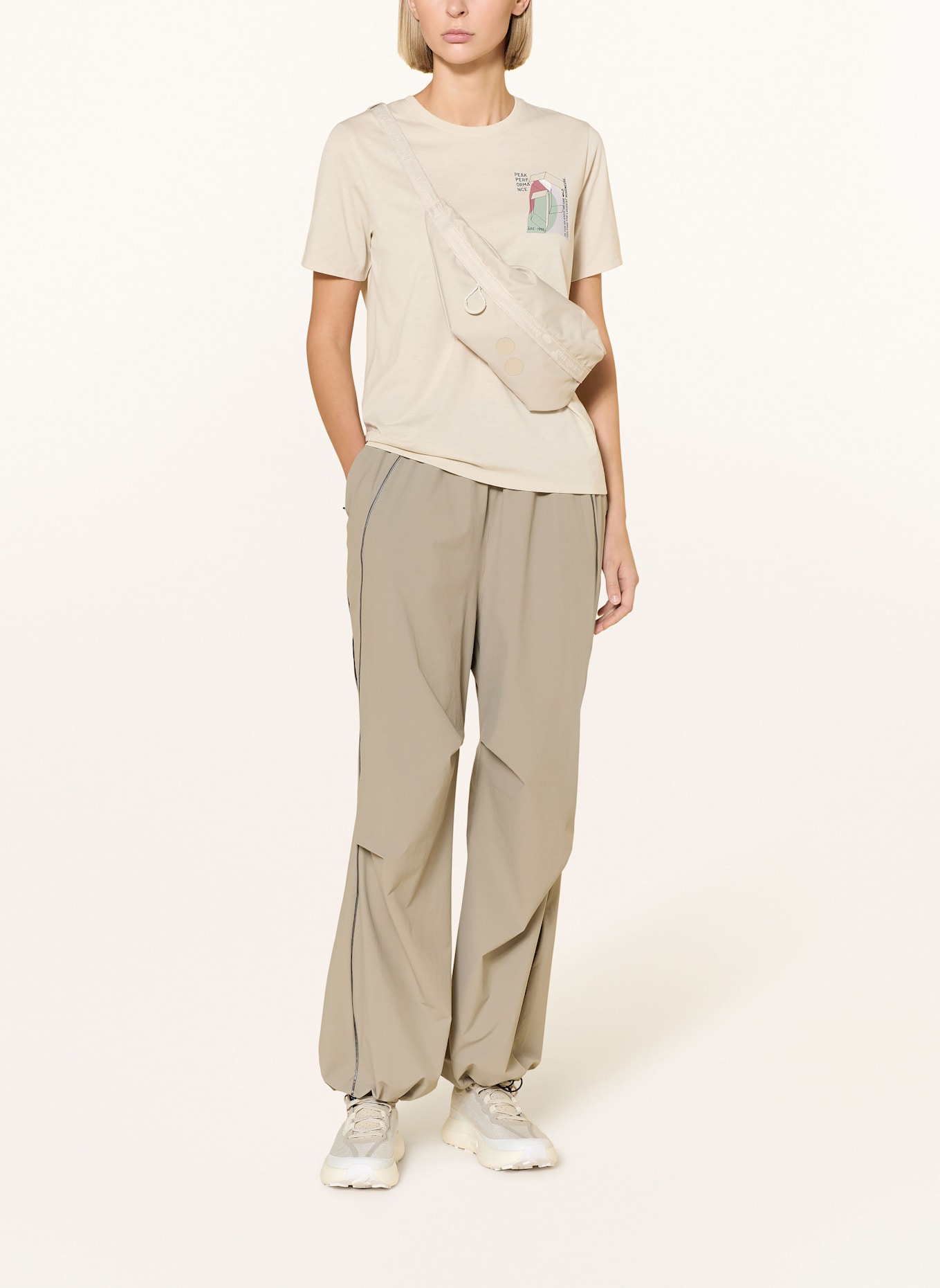 Peak Performance T-Shirt: BEIGE