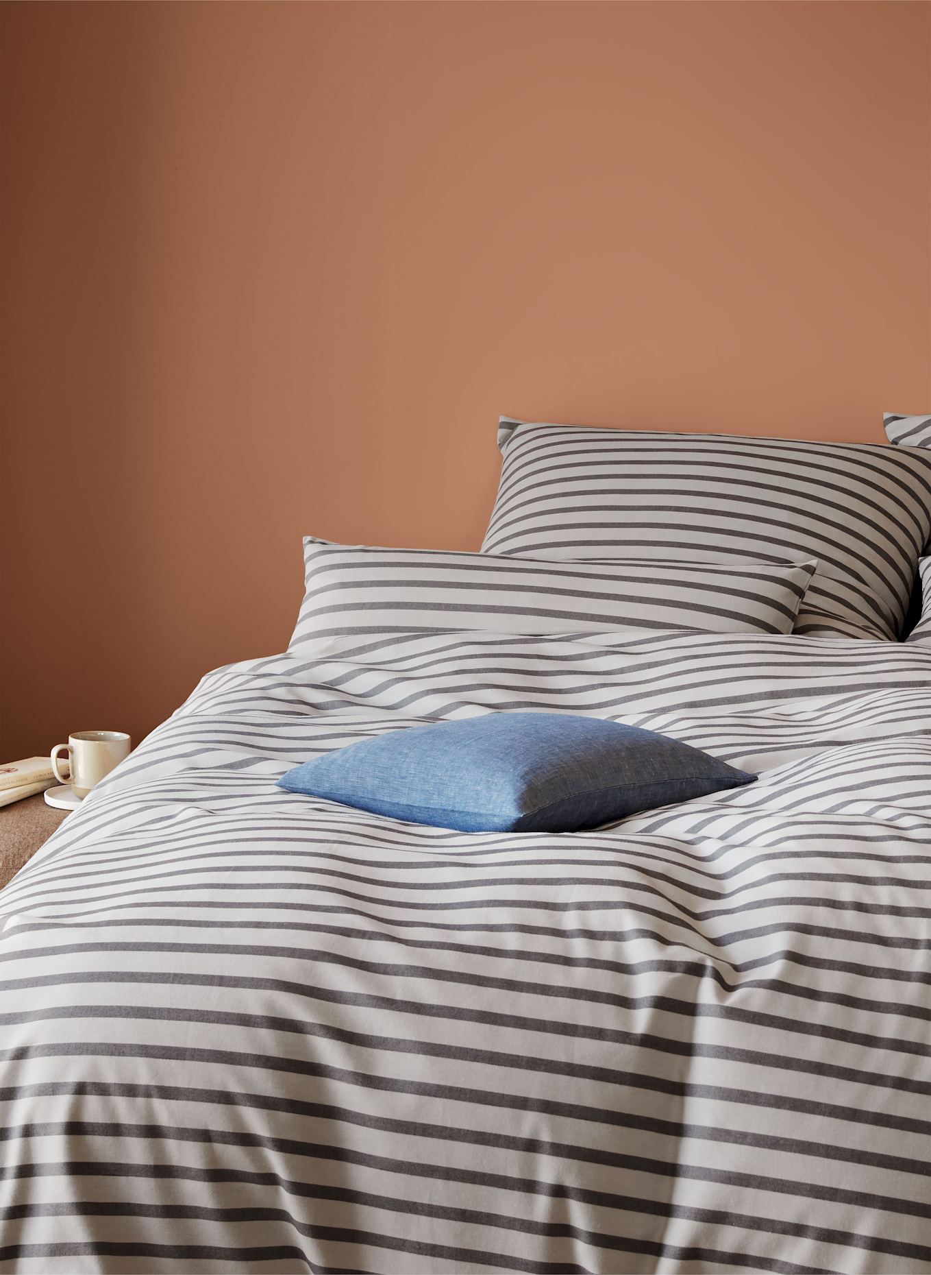 elegante Bettwäsche INVERNESS: HELLBRAUN / DUNKELBRAUN