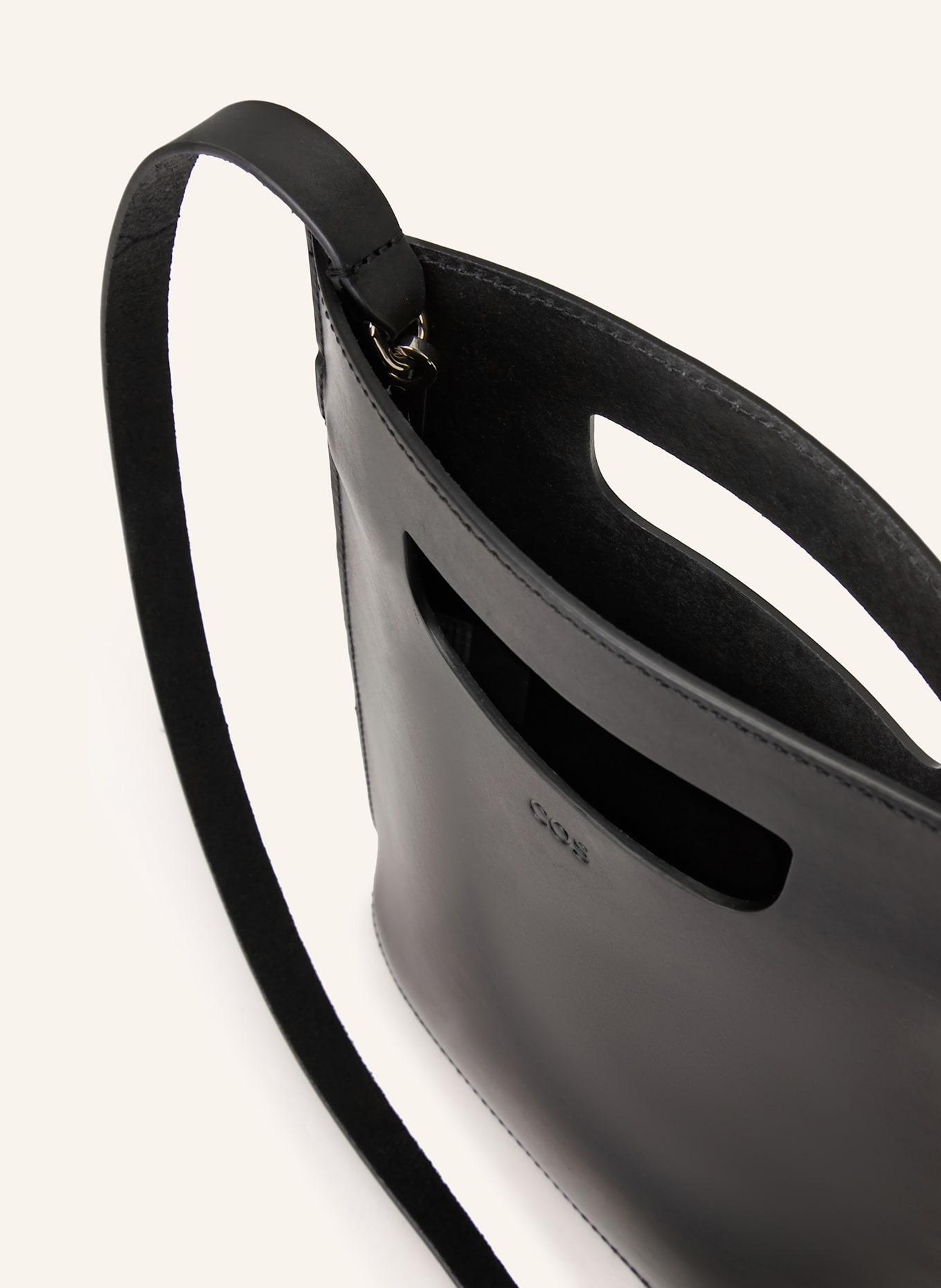 COS Handtasche: SCHWARZ