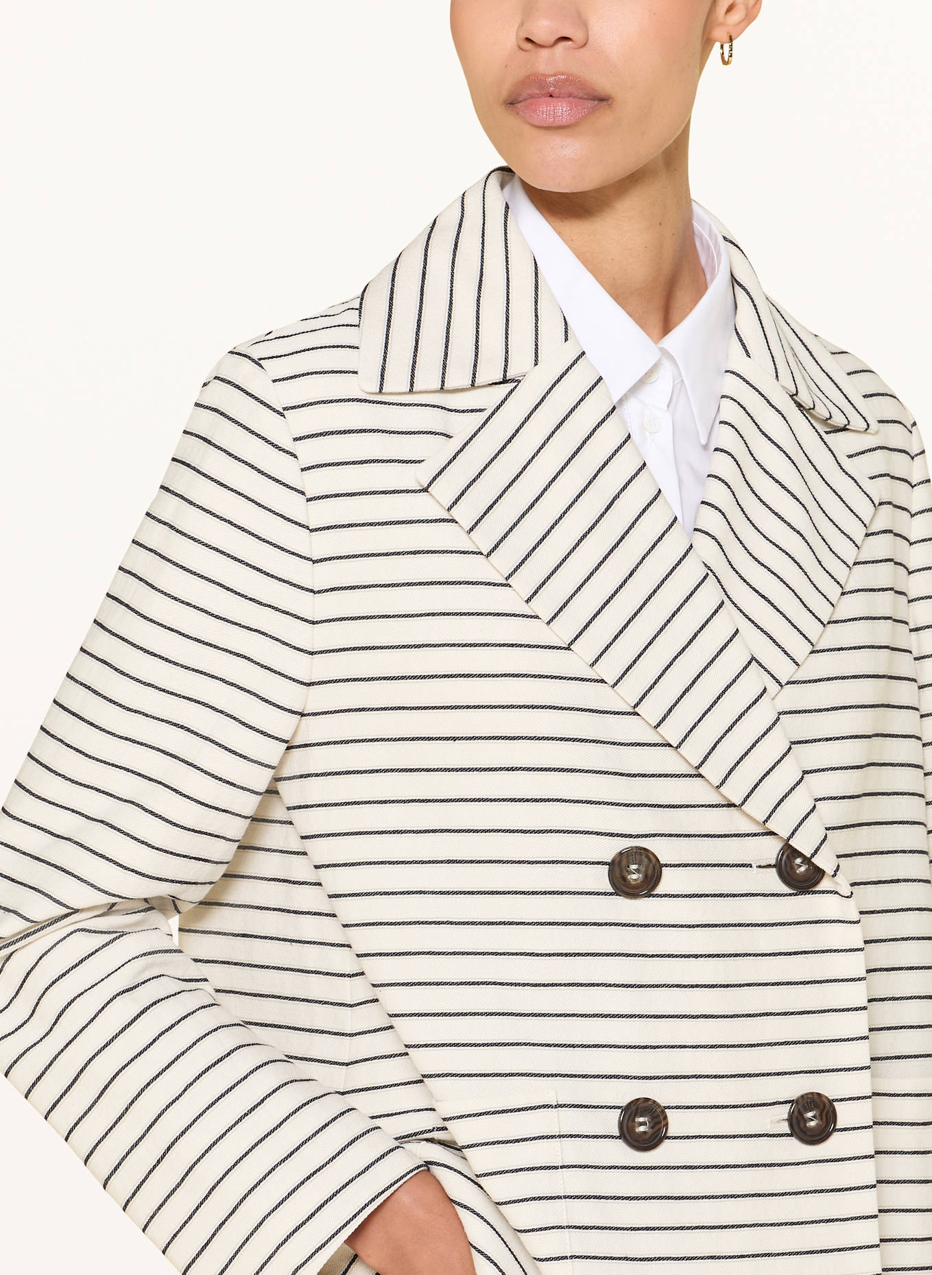 LUISA CERANO Bunda hranatého střihu: KRÉMOVÁ / TMAVĚ MODRÁ