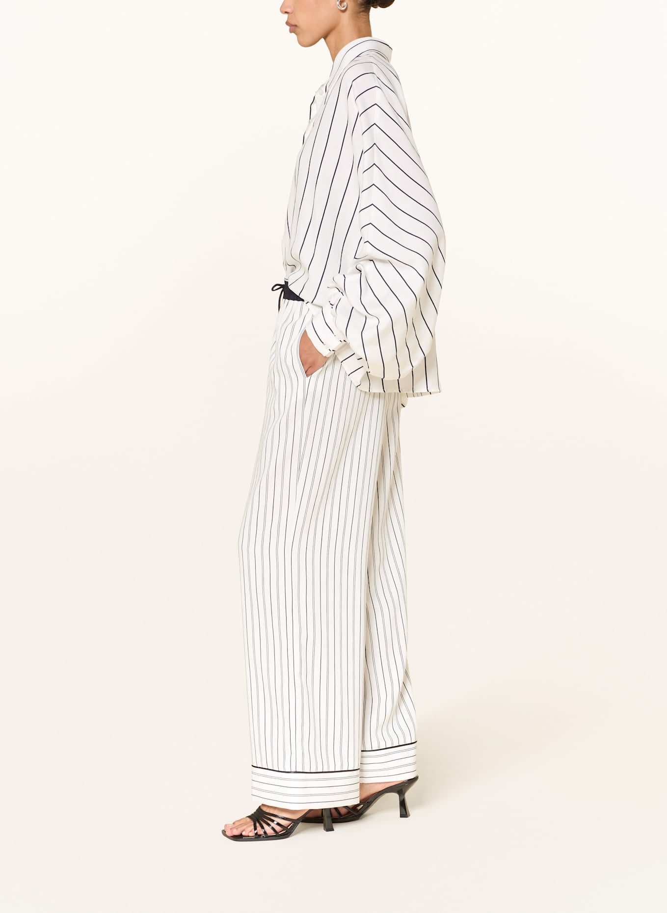 SEM PER LEI Marlenehose: ECRU / DUNKELBLAU