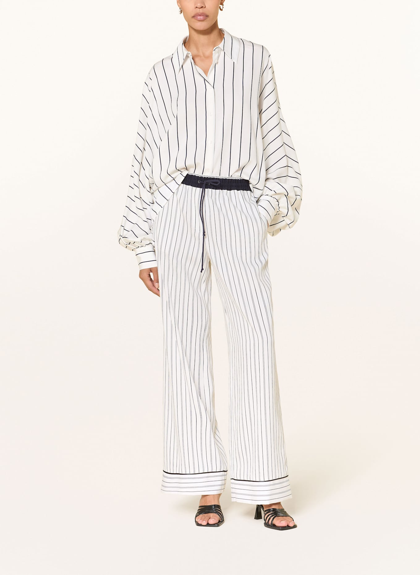 SEM PER LEI Oversized-Hemdbluse: ECRU / DUNKELBLAU