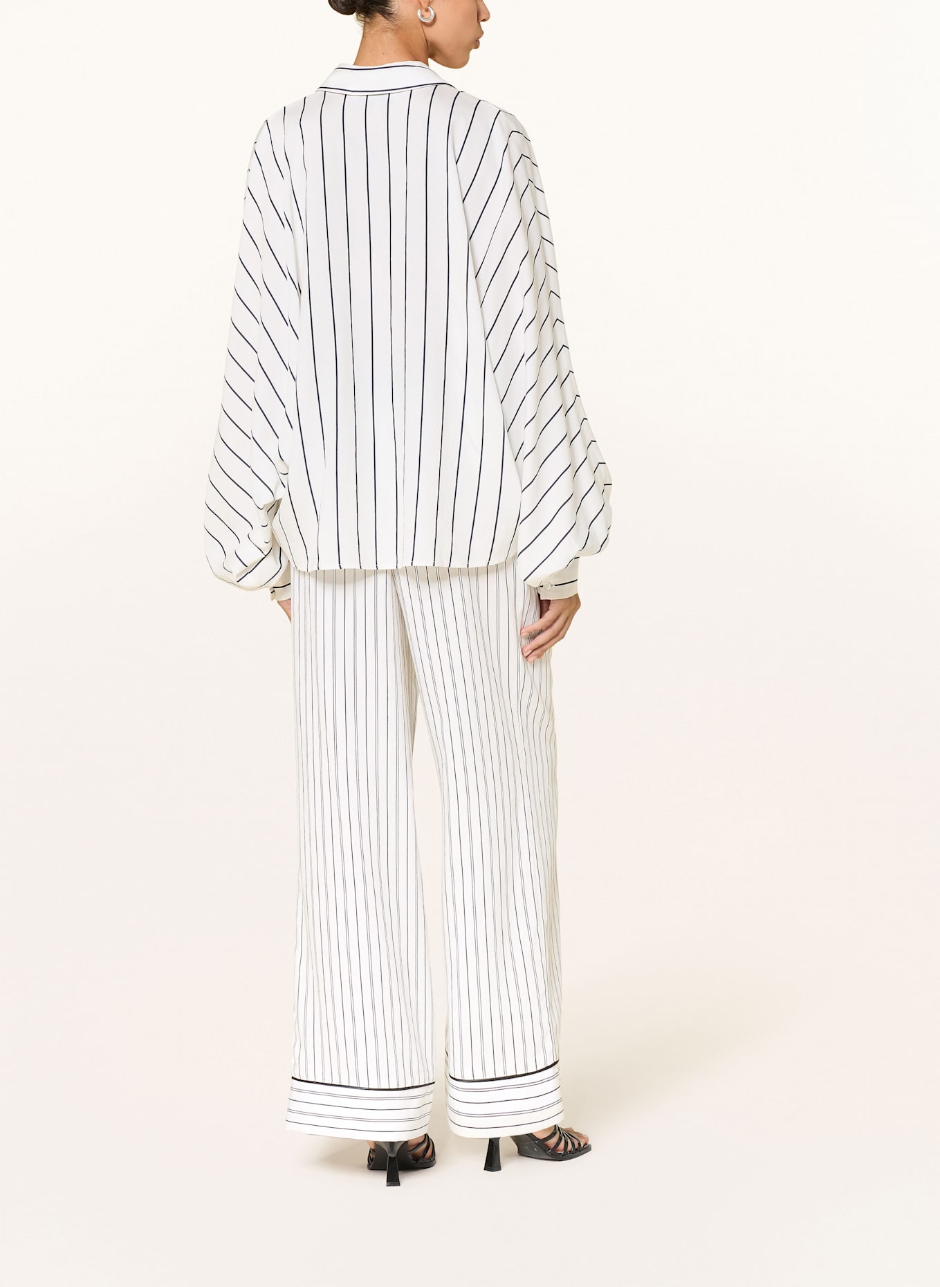 SEM PER LEI Oversized-Hemdbluse: ECRU / DUNKELBLAU