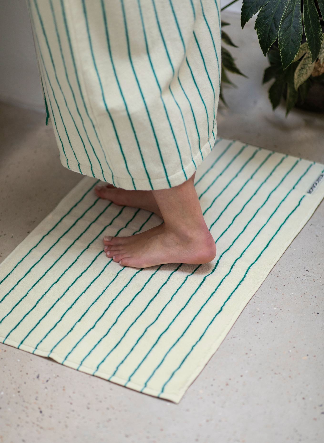 BONGUSTA Koupelnová předložka NARAM: KRÉMOVÁ / PETROLEJOVÁ