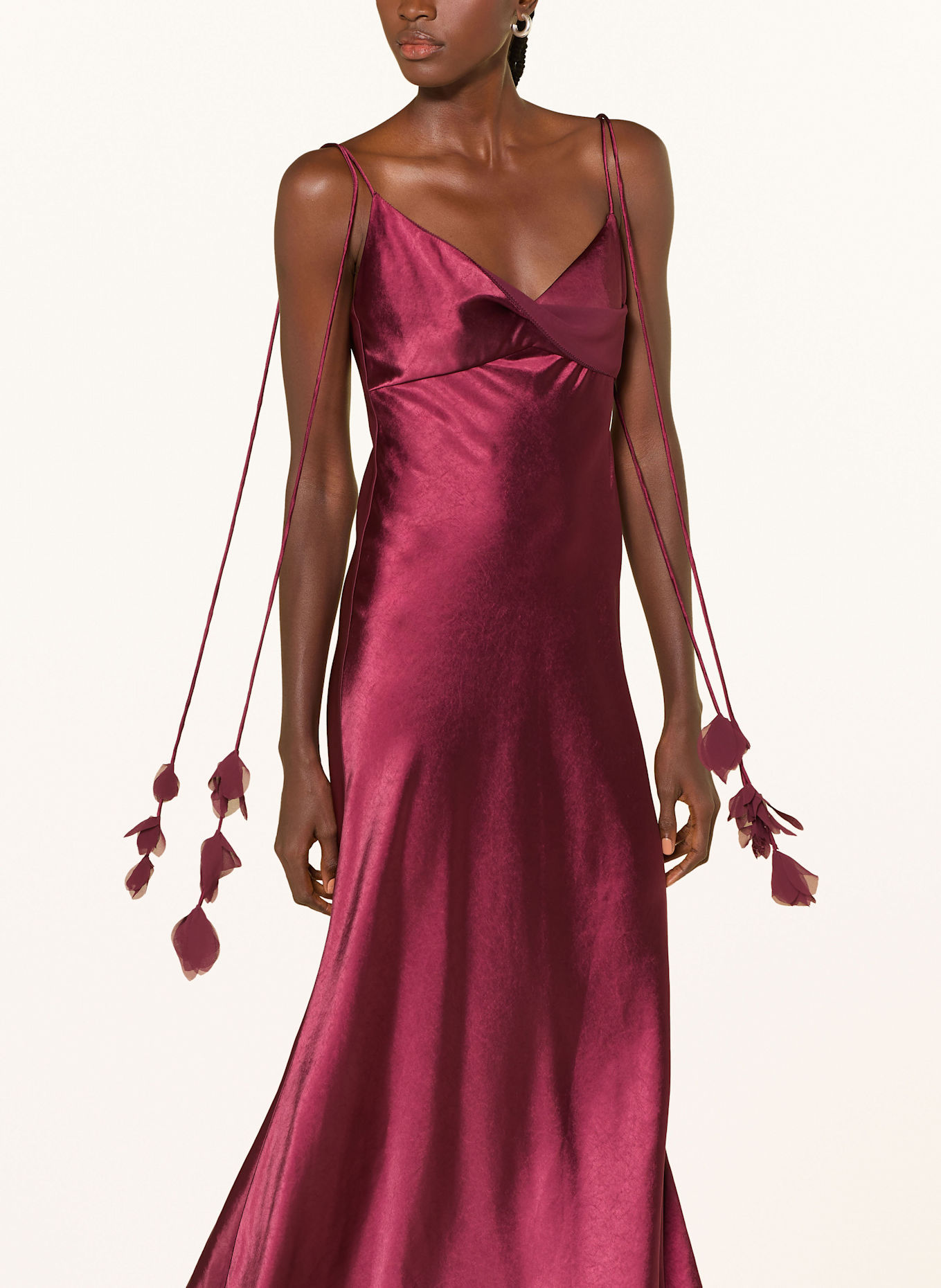 self-portrait Satinkleid: DUNKELROT