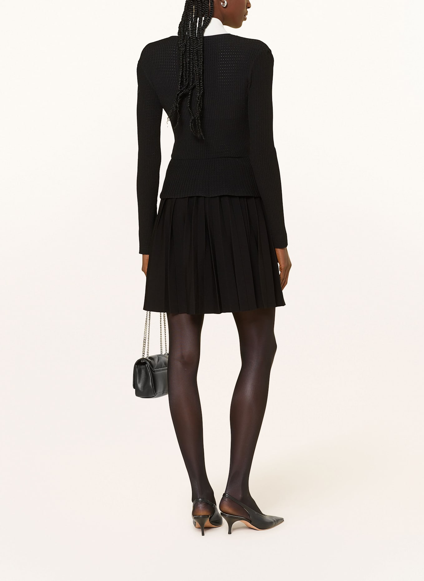 self-portrait Strickkleid mit Schmucksteinen: SCHWARZ