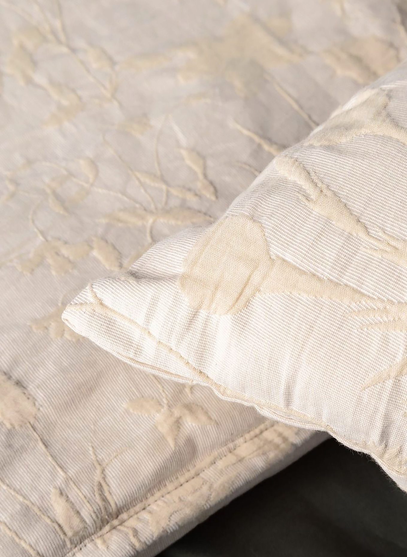 ESSENZA Narzuta na łóżko MARIBEL: KREMOWY / ECRU