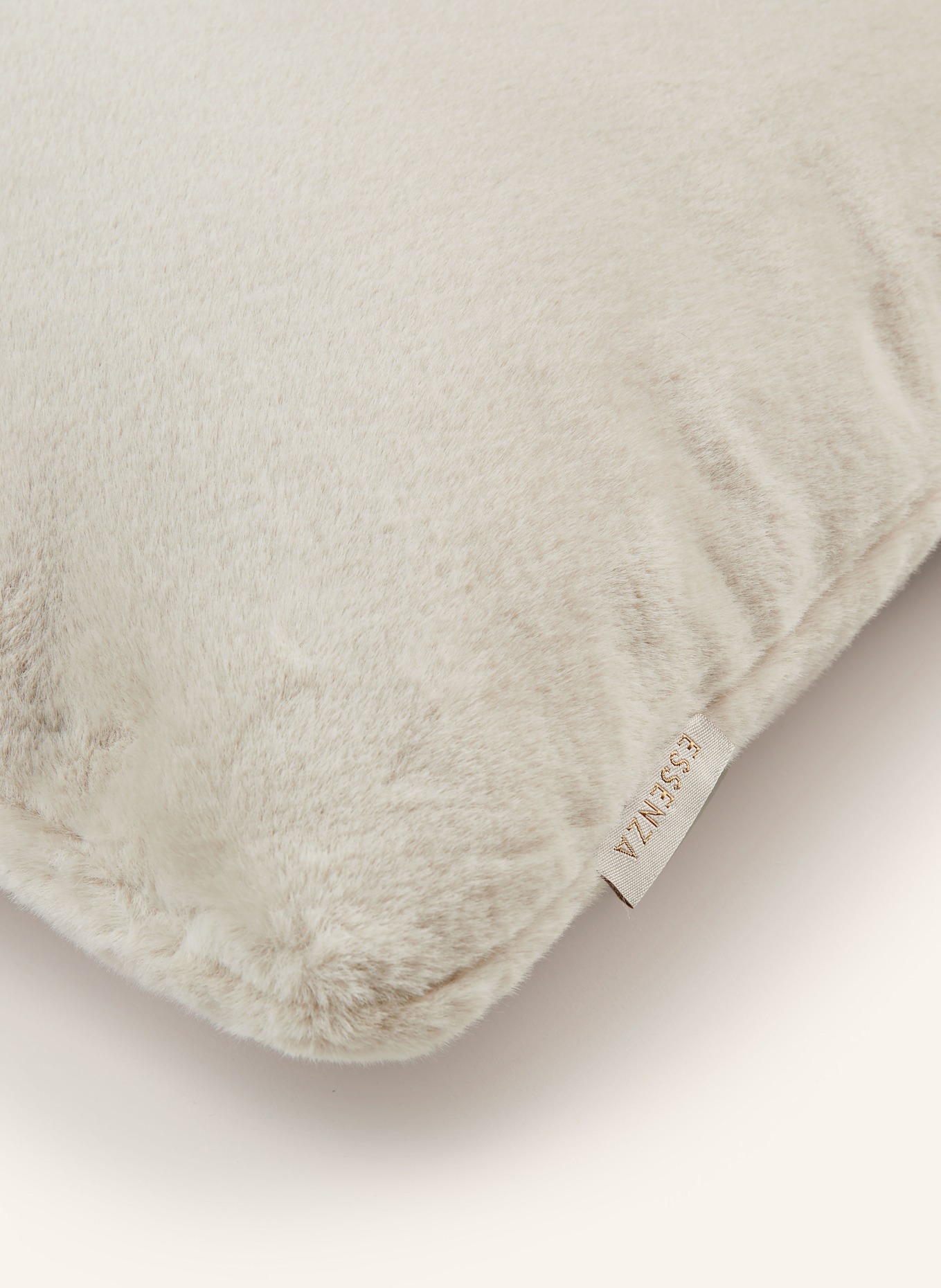 ESSENZA Coussin décoratif FURRY: CRÈME