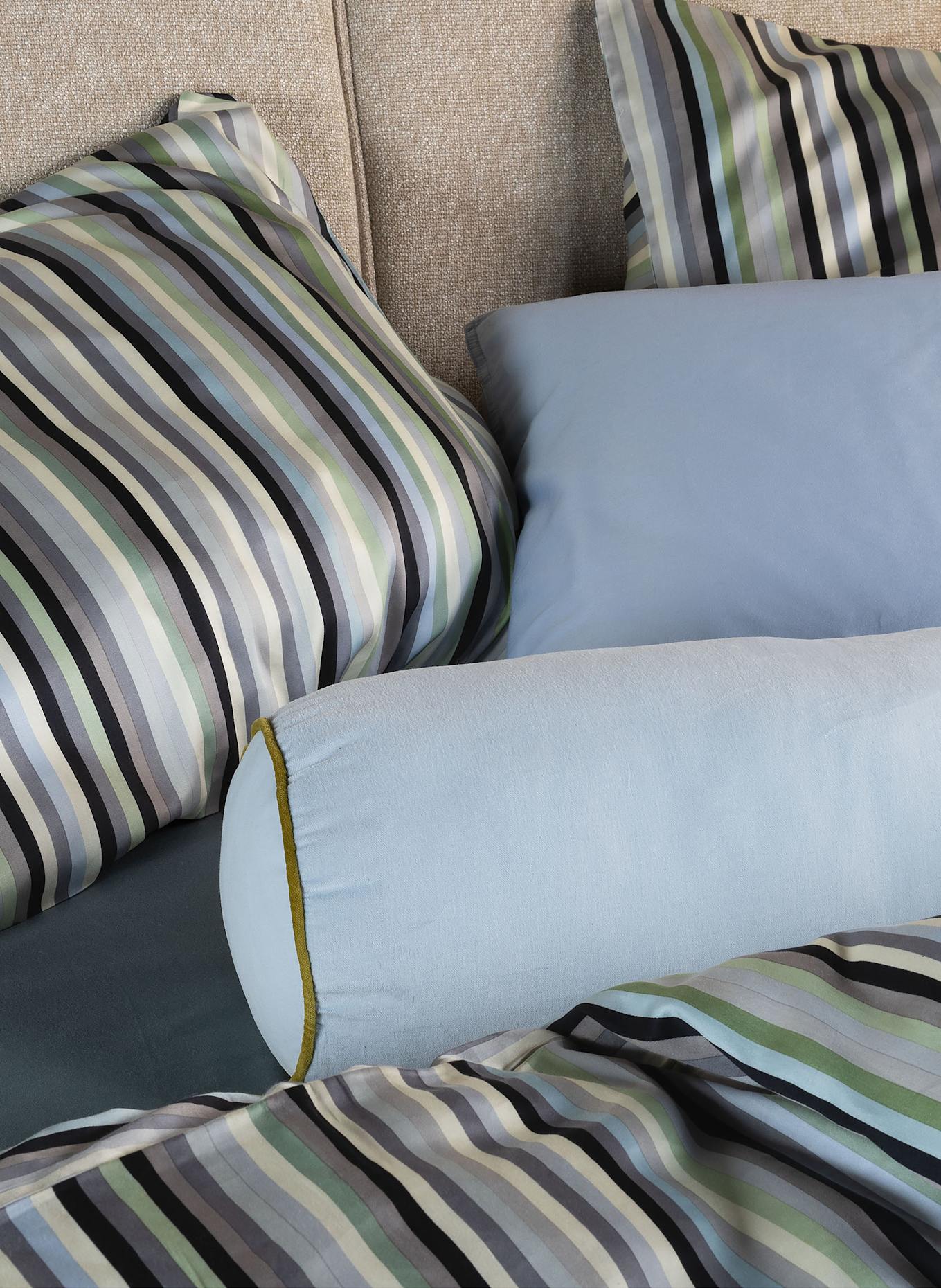 ESSENZA Coussin décoratif LUISE: BLEU CLAIR