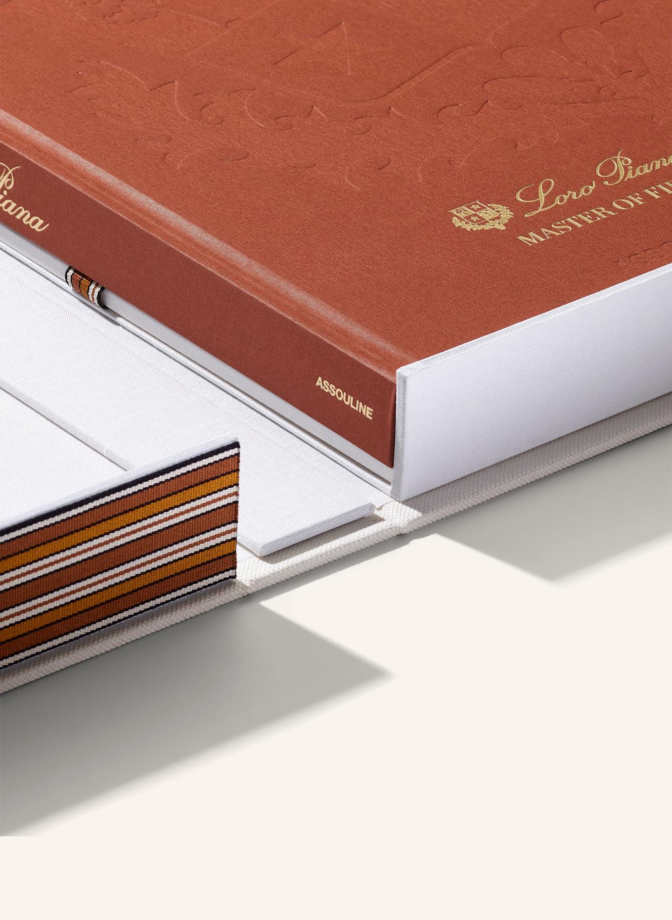 ASSOULINE Książka LORO PIANA: MASTER OF FIBRES: KREMOWY / ZŁOTY / BRĄZOWY