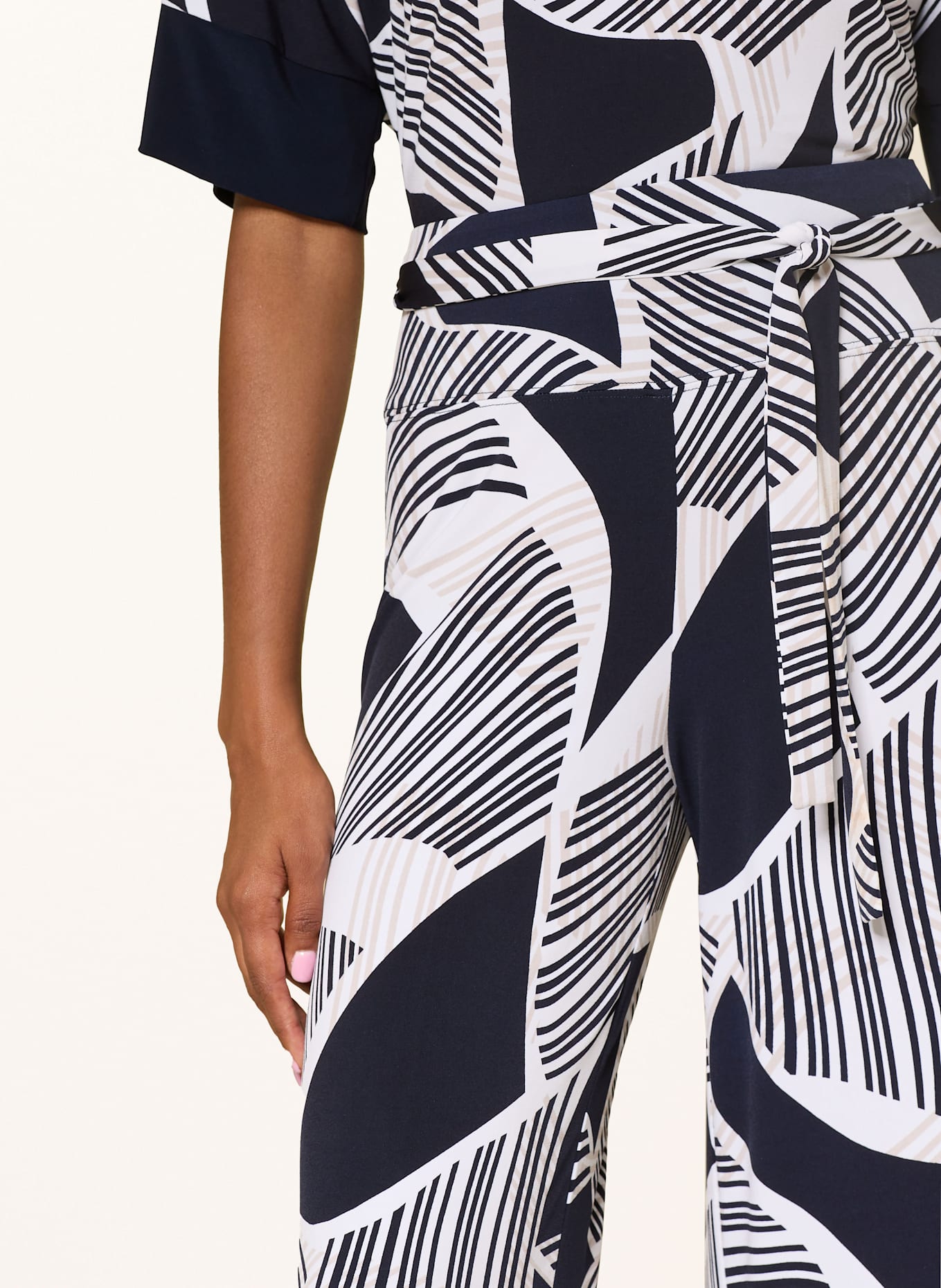 Joseph Ribkoff Marlene kalhoty z žerzeje: TMAVĚ MODRÁ / BÍLÁ / BÉŽOVÁ