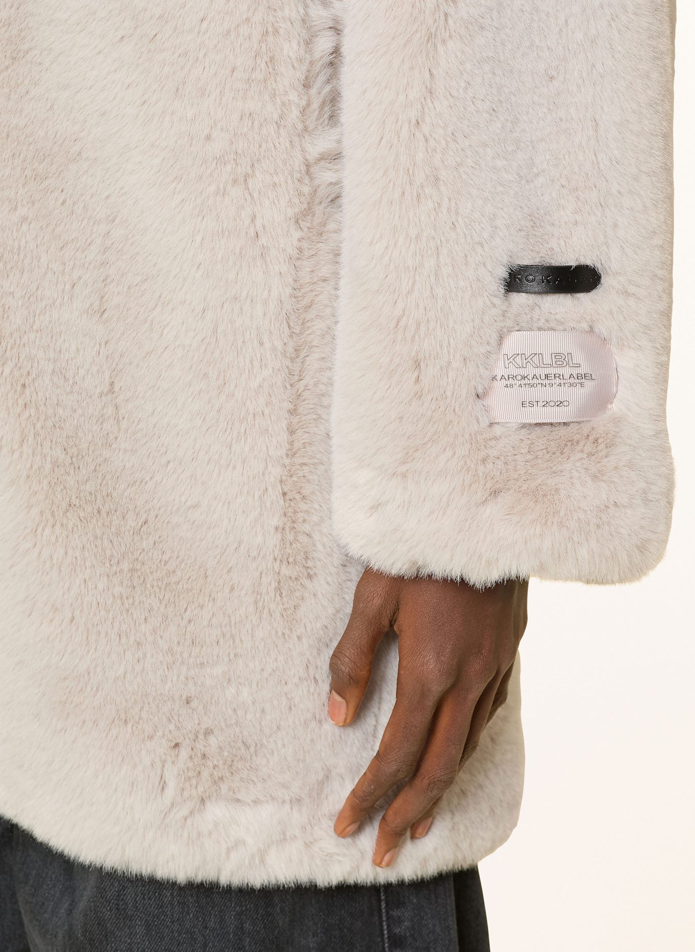 KARO KAUER Kunstfell-Mantel: GRAU