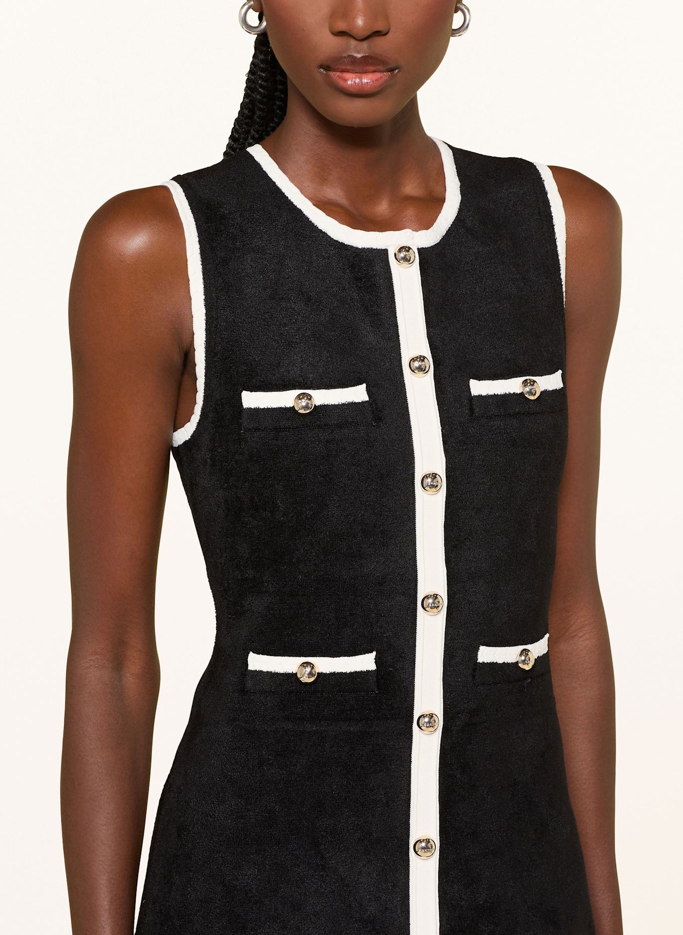 SANDRO Kleid: SCHWARZ / WEISS