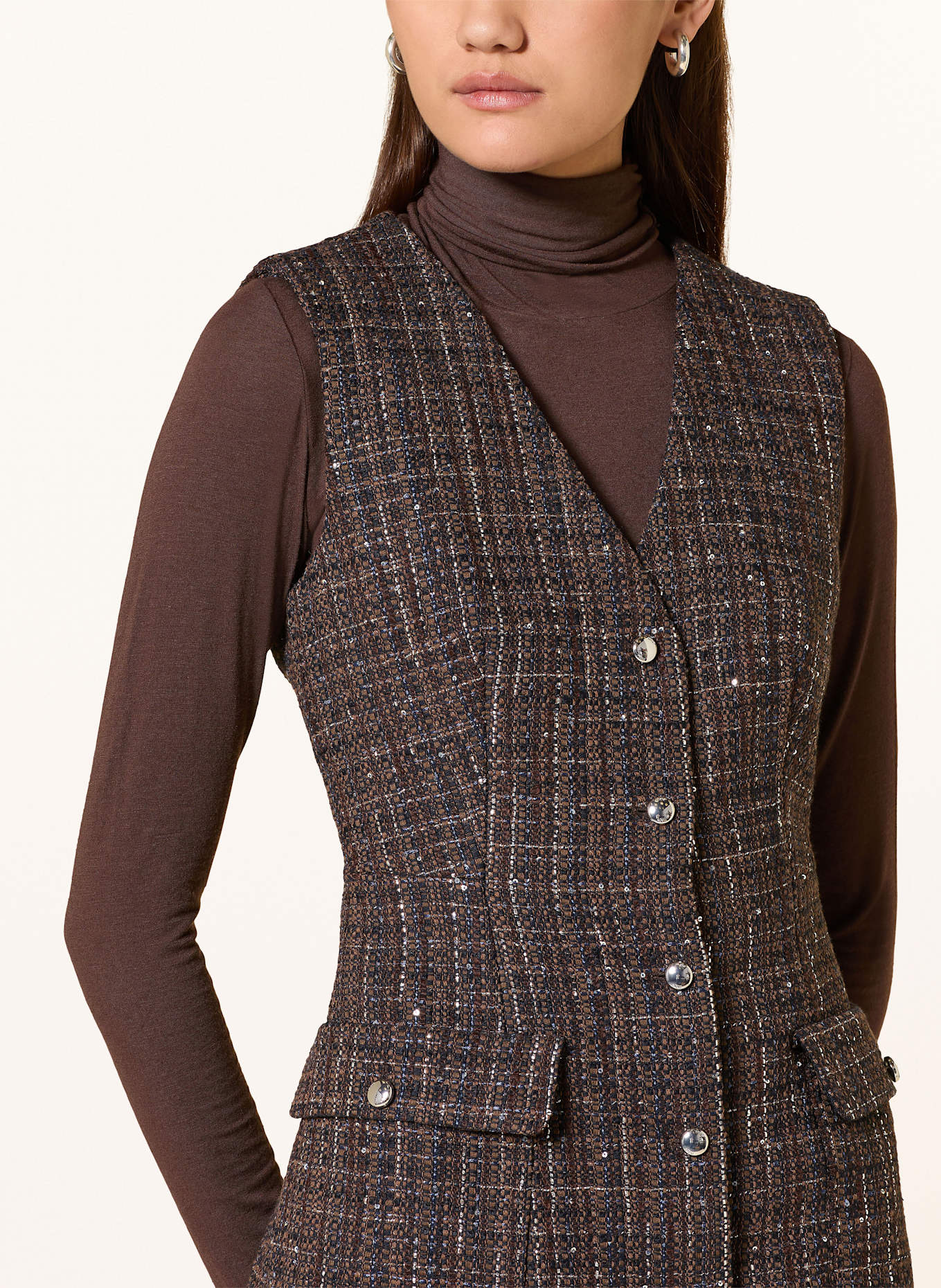 maje Etuikleid RIBOWNA aus Bouclé: HELLGRAU / BLAU / SILBER