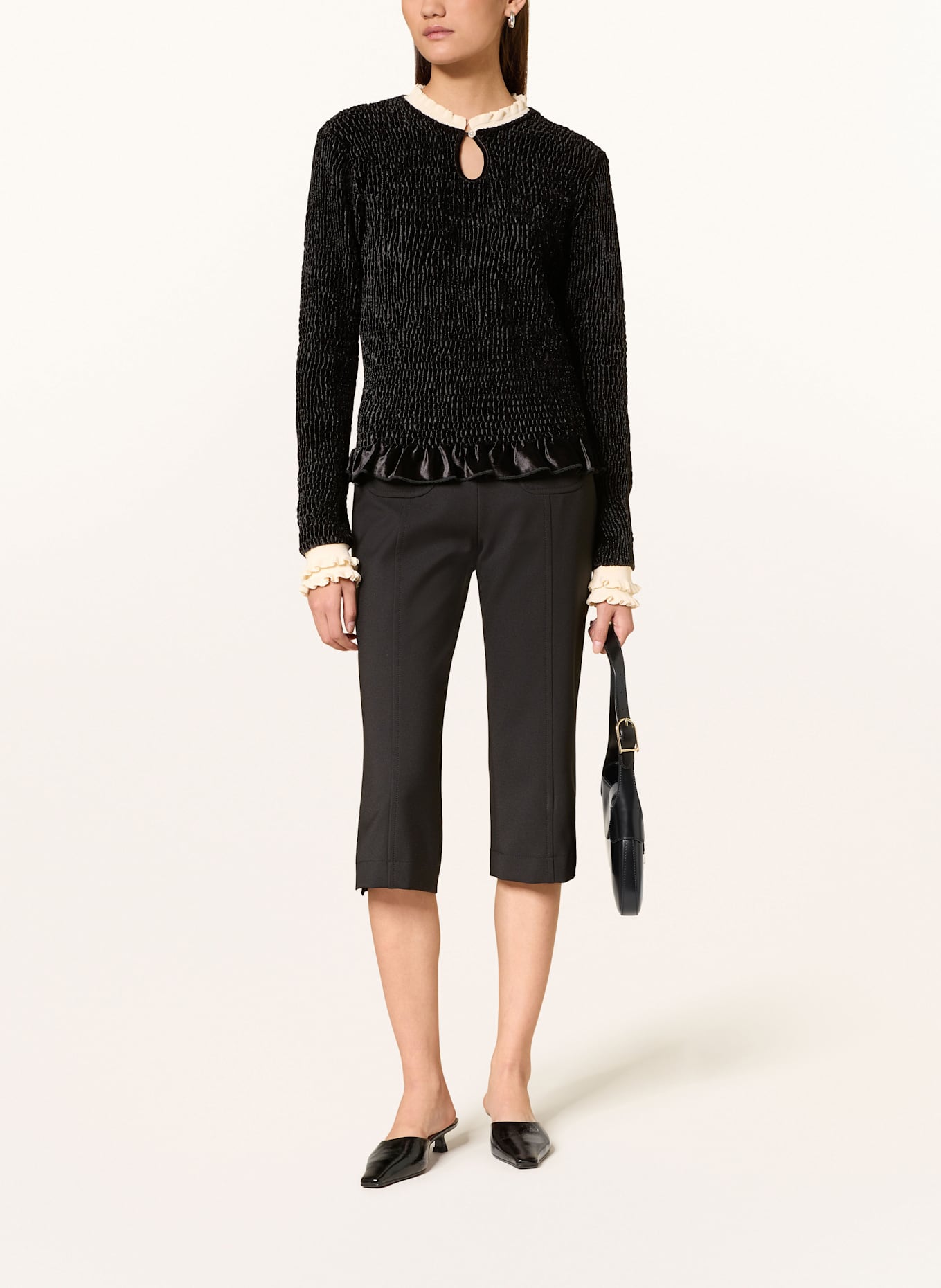 SANDRO Samtshirt mit Rüschen: SCHWARZ / ECRU