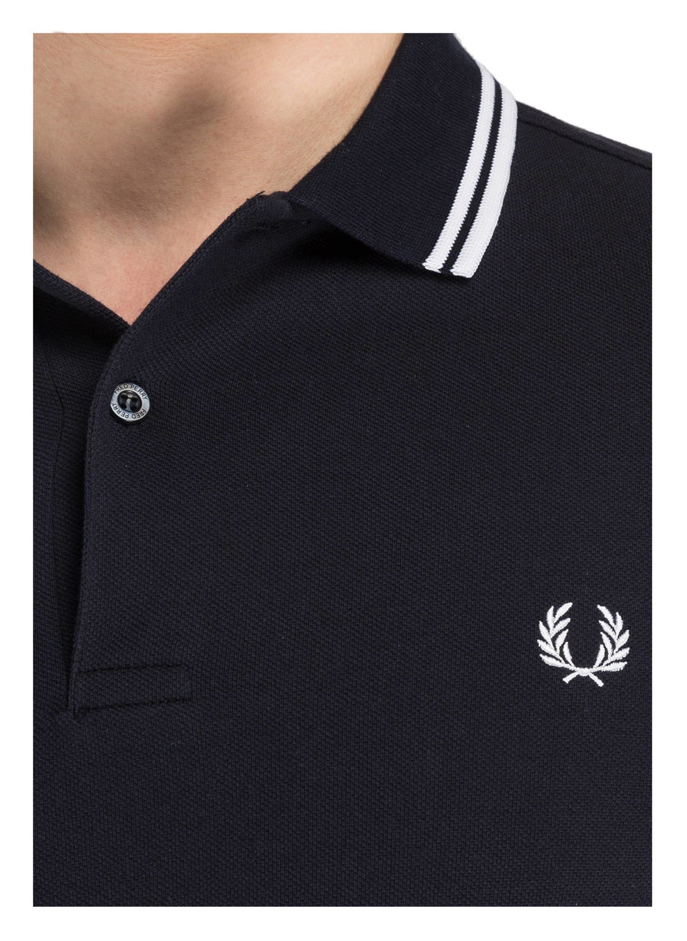 FRED PERRY Piqué-Poloshirt M3600 Straight Fit, Farbe: DUNKELBLAU/ WEISS (Bild 4)