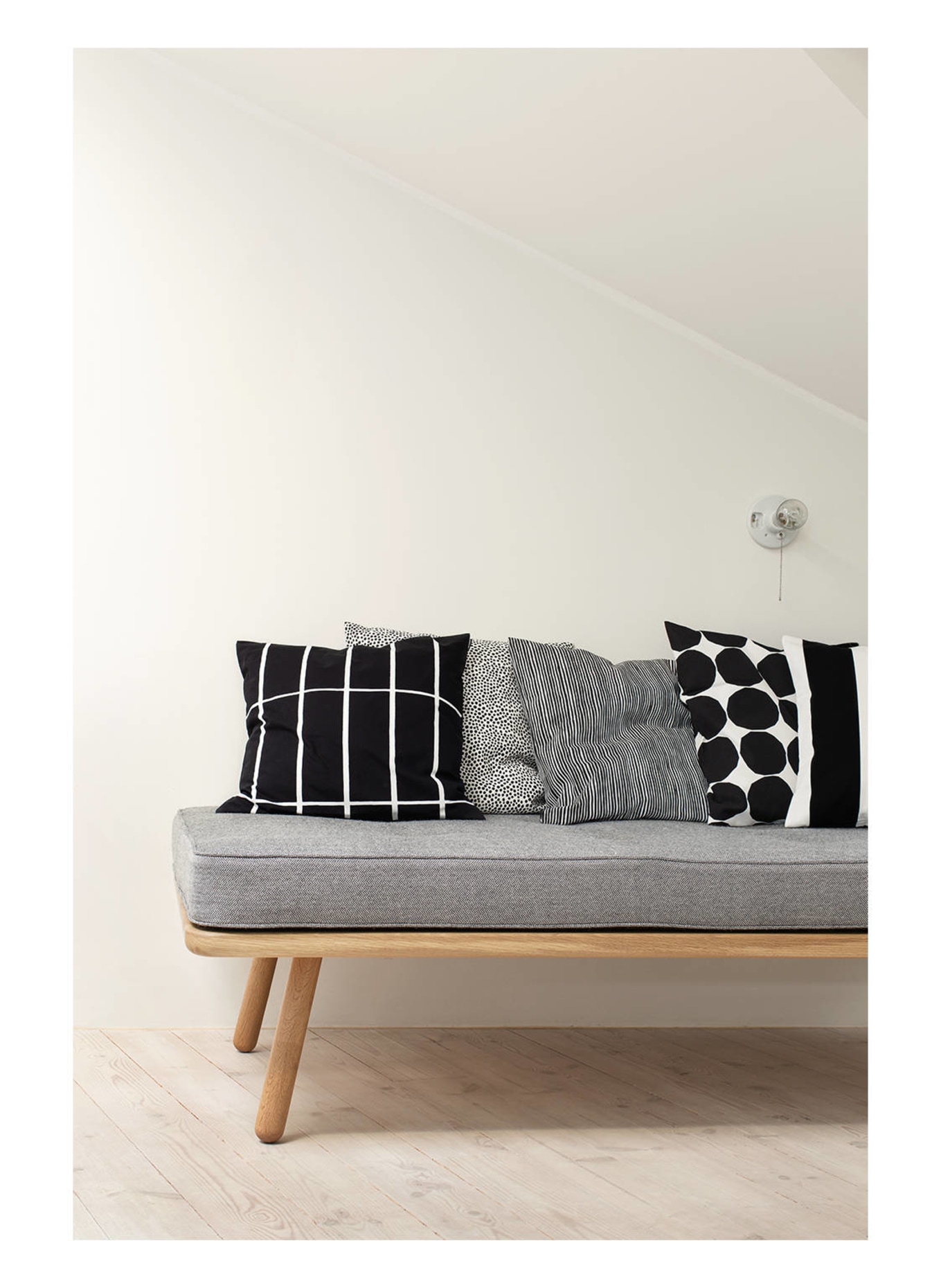 marimekko Decorative cushion cover PIENET KIVET , Color: BLACK/ WHITE (Image 3)