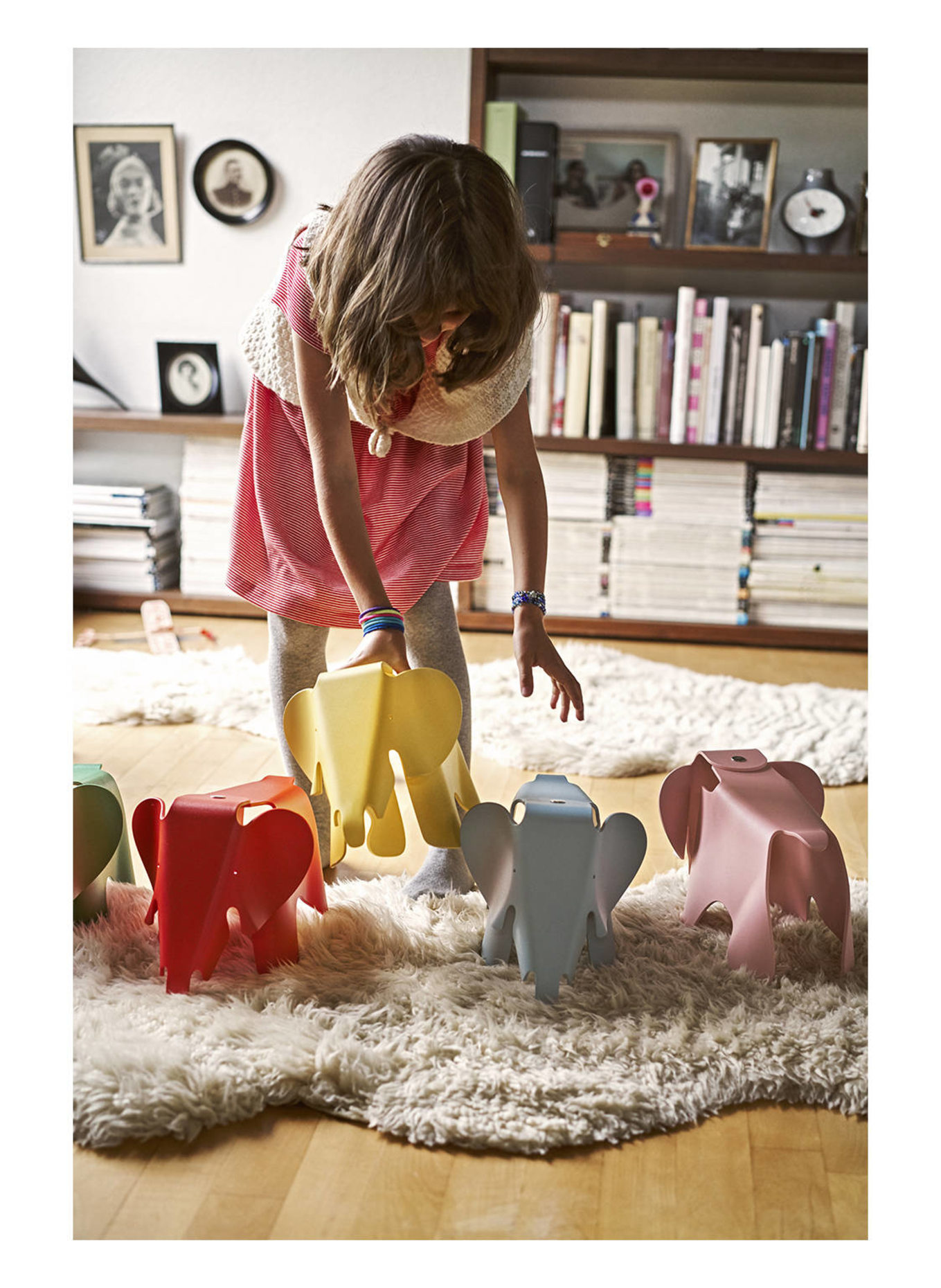 vitra Dekofigur EAMES ELEPHANT SMALL, Farbe: HELLROT (Bild 3)