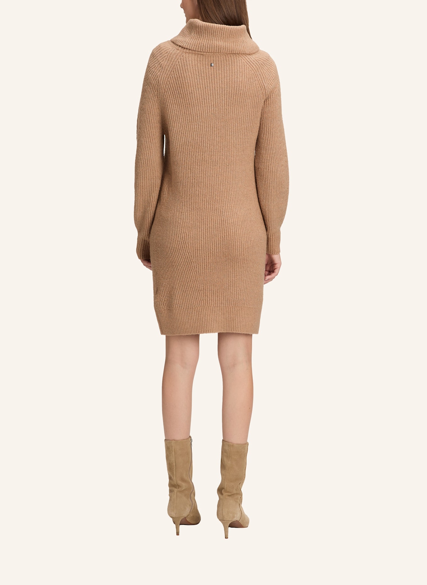 BETTY&CO Strickkleid mit hohem Kragen: CAMEL