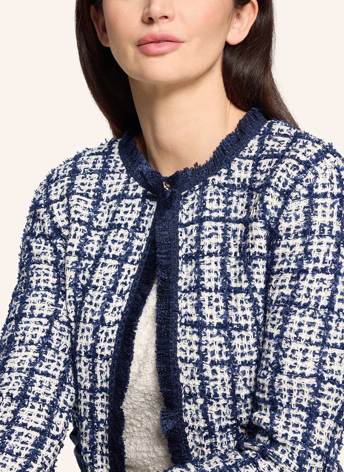 BETTY&CO Strick-Cardigan mit Fransen: WEISS/ BLAU