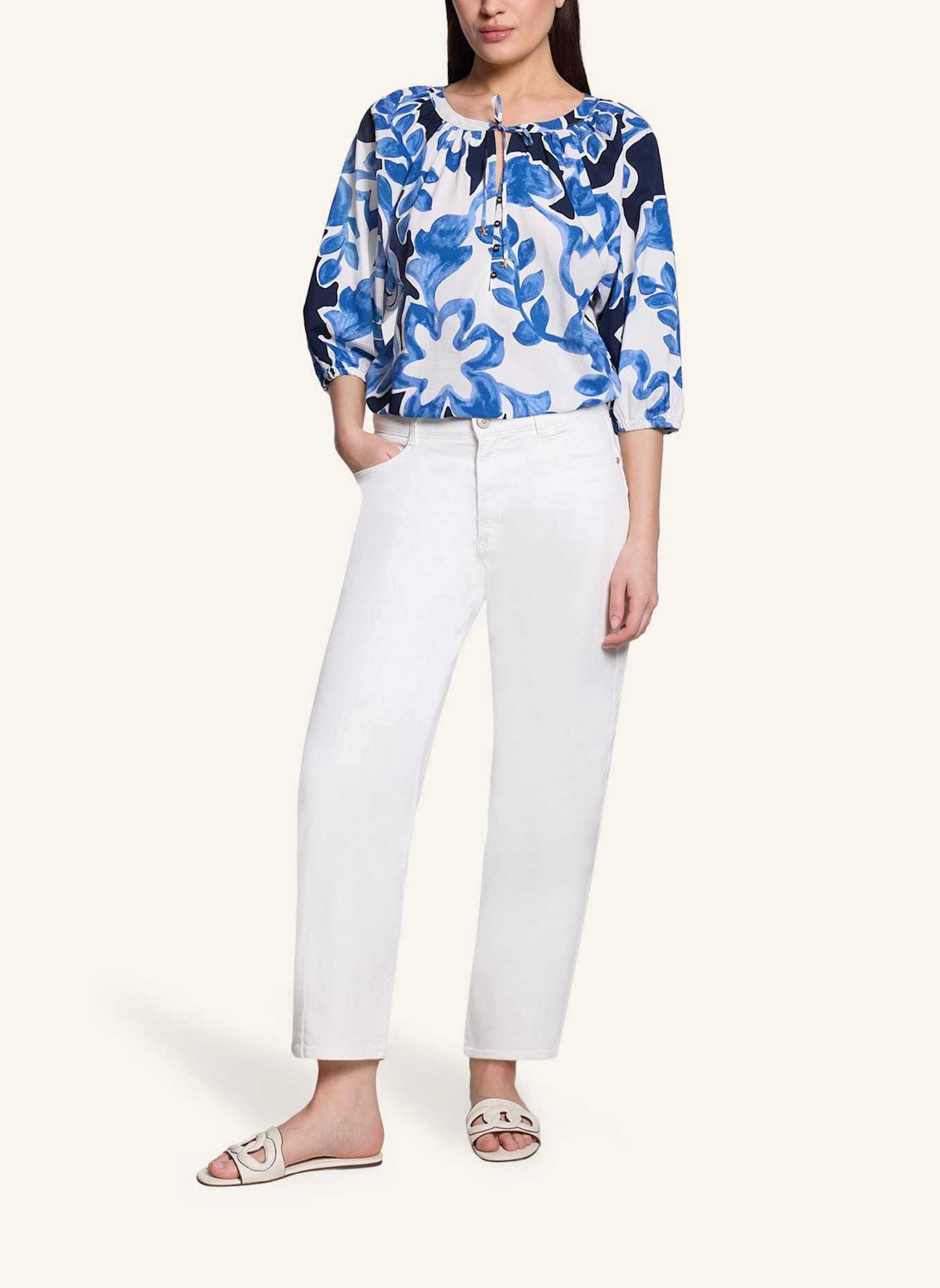 BETTY&CO Schlupfbluse mit Print: WEISS/ DUNKELBLAU
