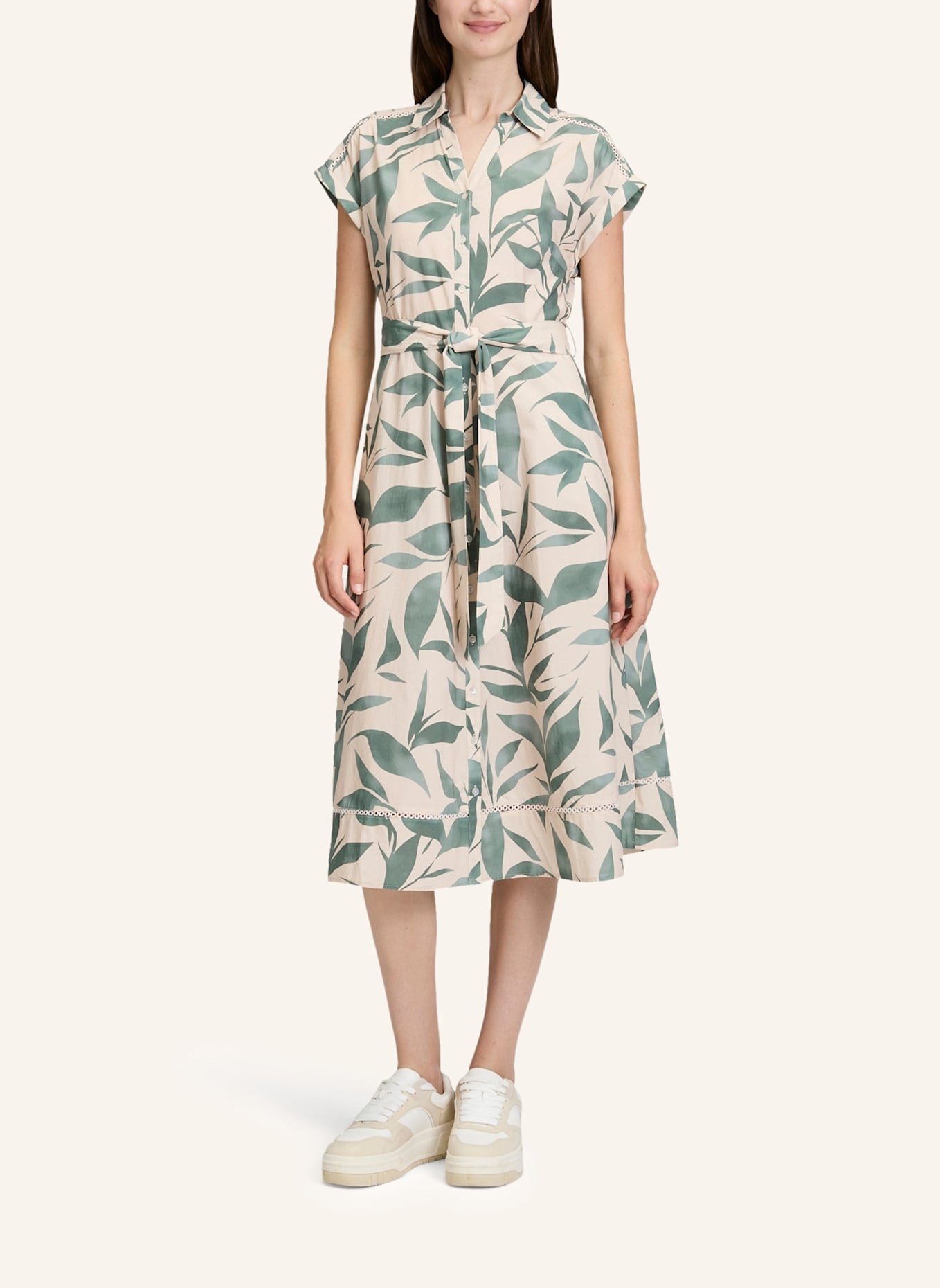 BETTY&CO Hemdblusenkleid mit Print: GRÜN