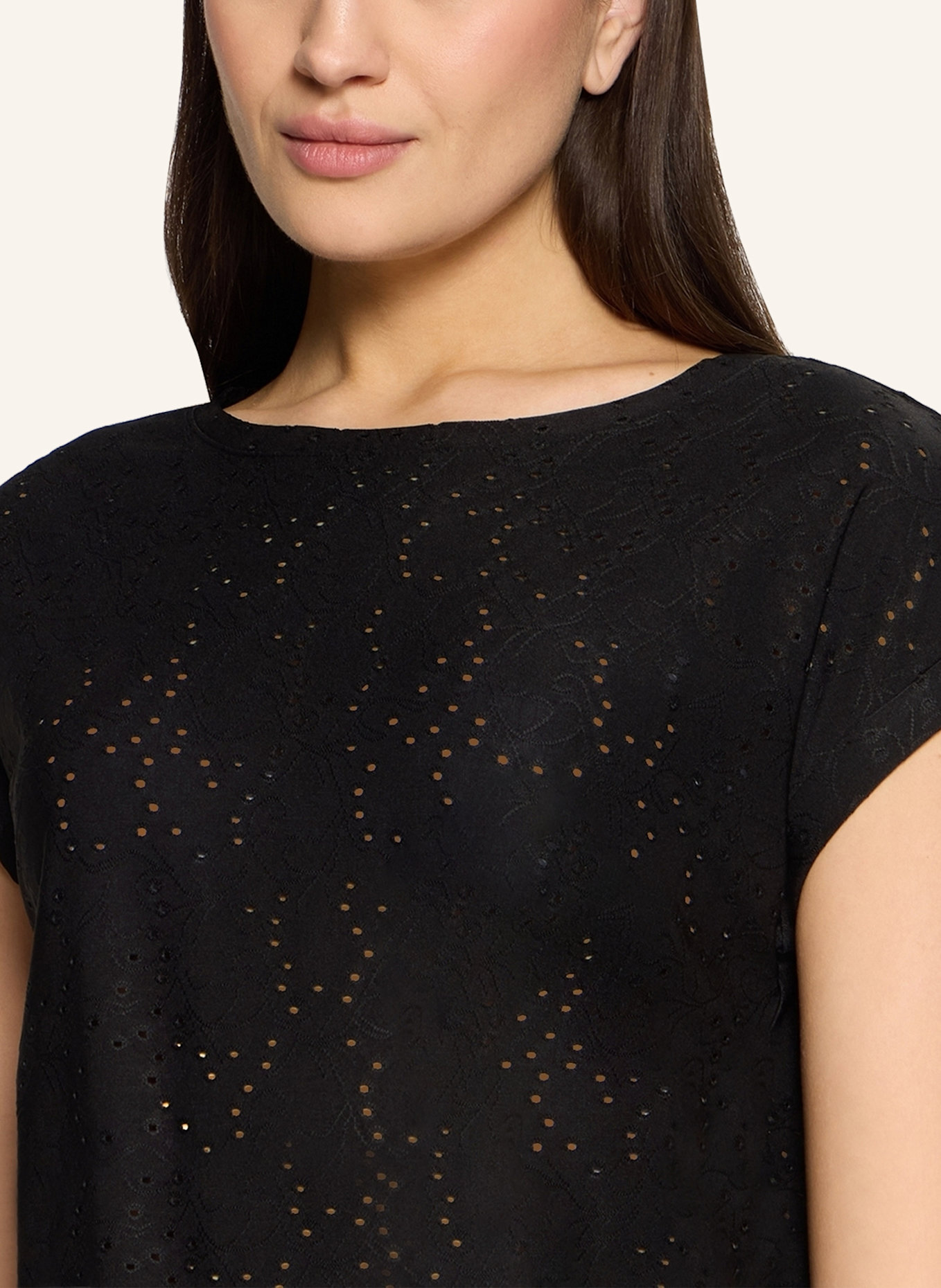 BETTY&CO T-Shirt aus Lochspitze: SCHWARZ