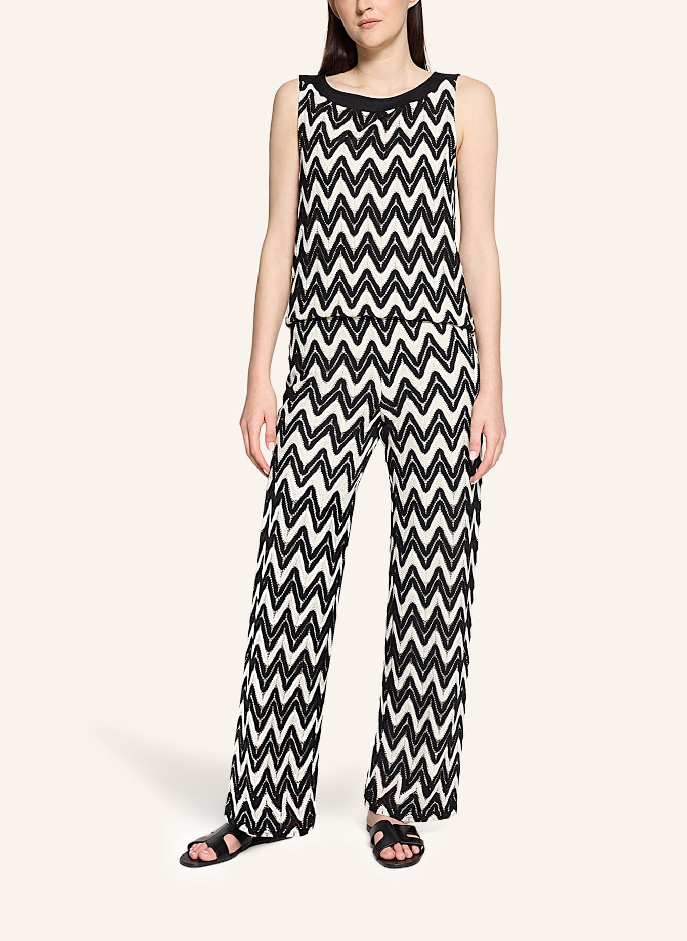 BETTY&CO Schlupfhose mit Struktur: SCHWARZ/ WEISS