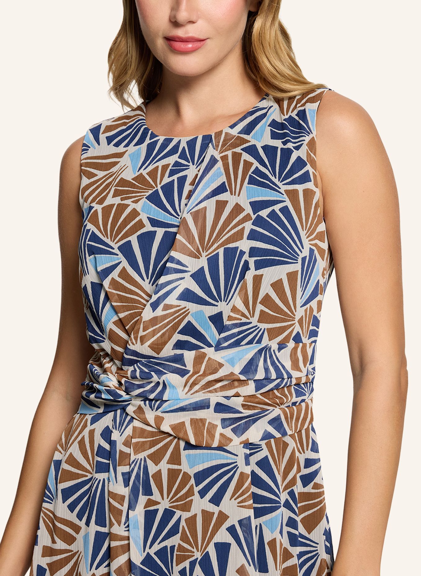 BETTY&CO Midikleid ohne Arm: BRAUN