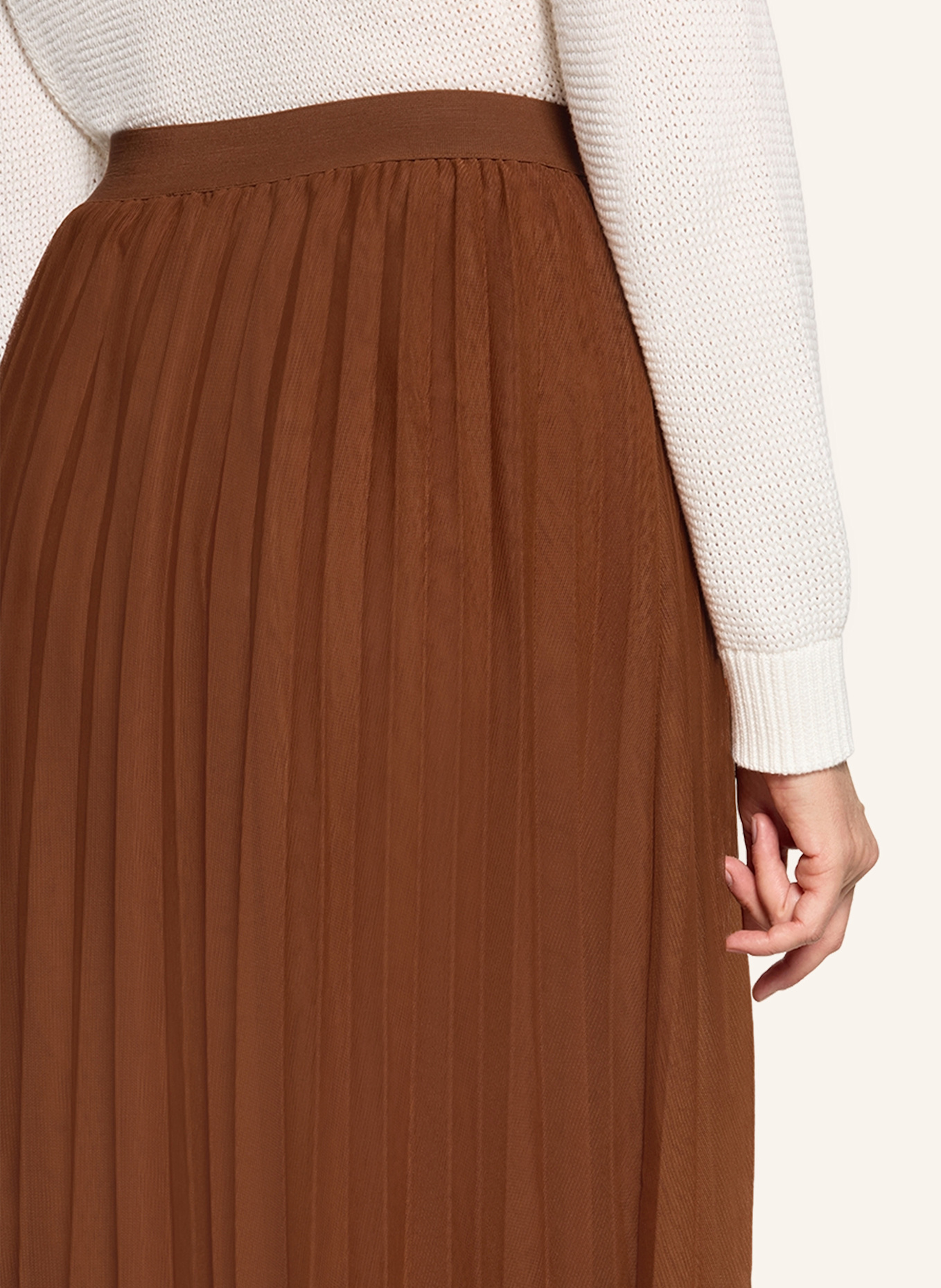 BETTY&CO Plisseerock aus Mesh: BRAUN