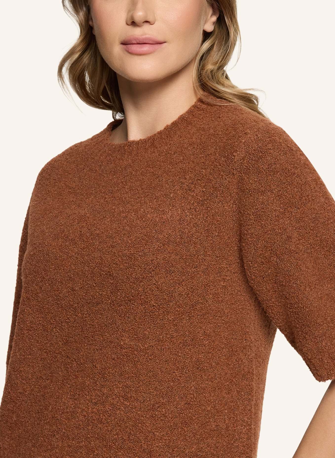 BETTY&CO Strickpullover mit Rundhalsausschnitt: DUNKELBRAUN