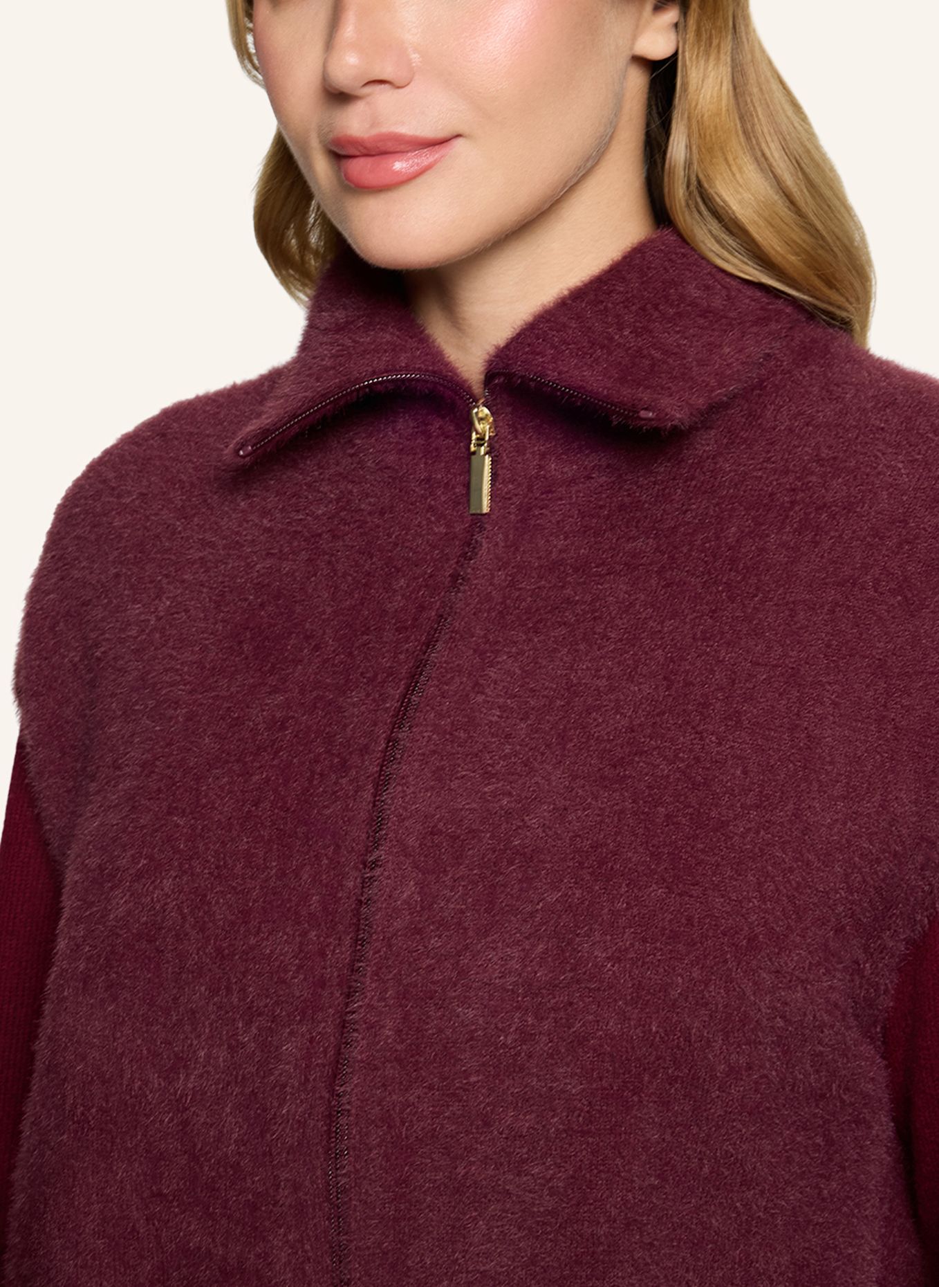 BETTY&CO Gebreid vest met ritssluiting: DONKERROOD