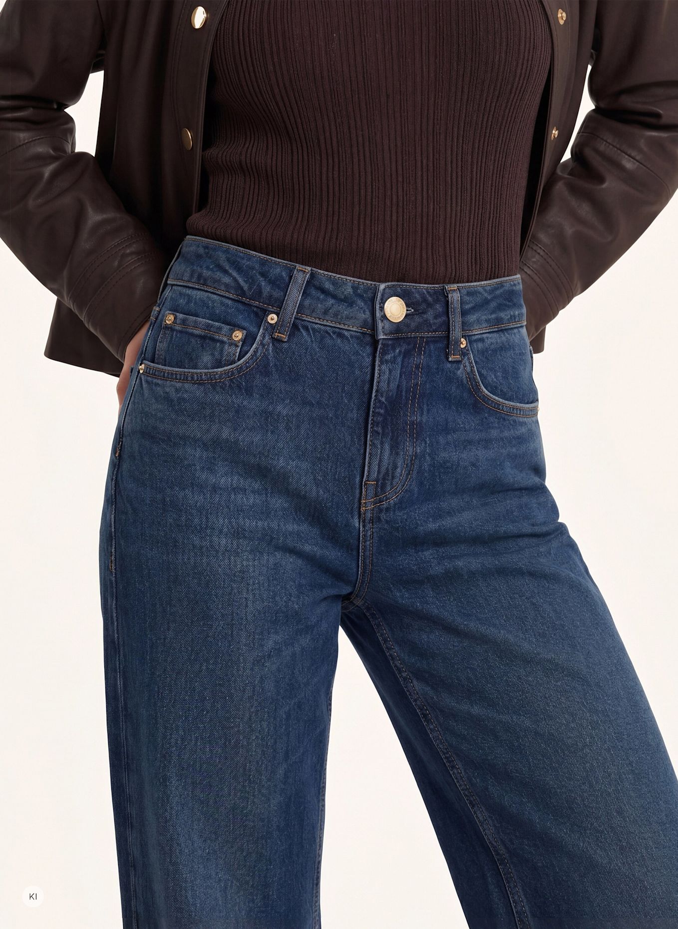 GUESS Regular: BLAU