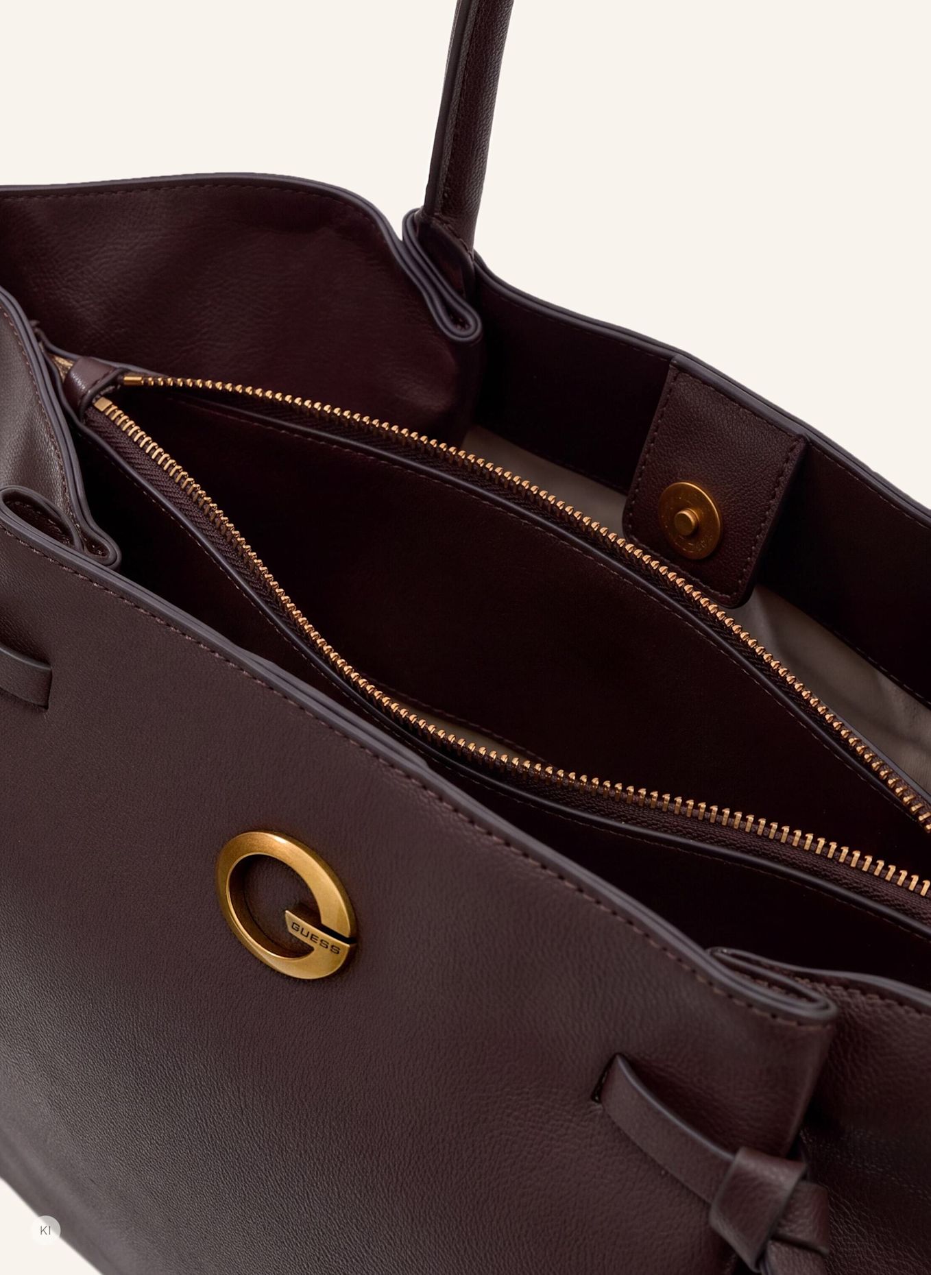 GUESS Shopper: BRAUN