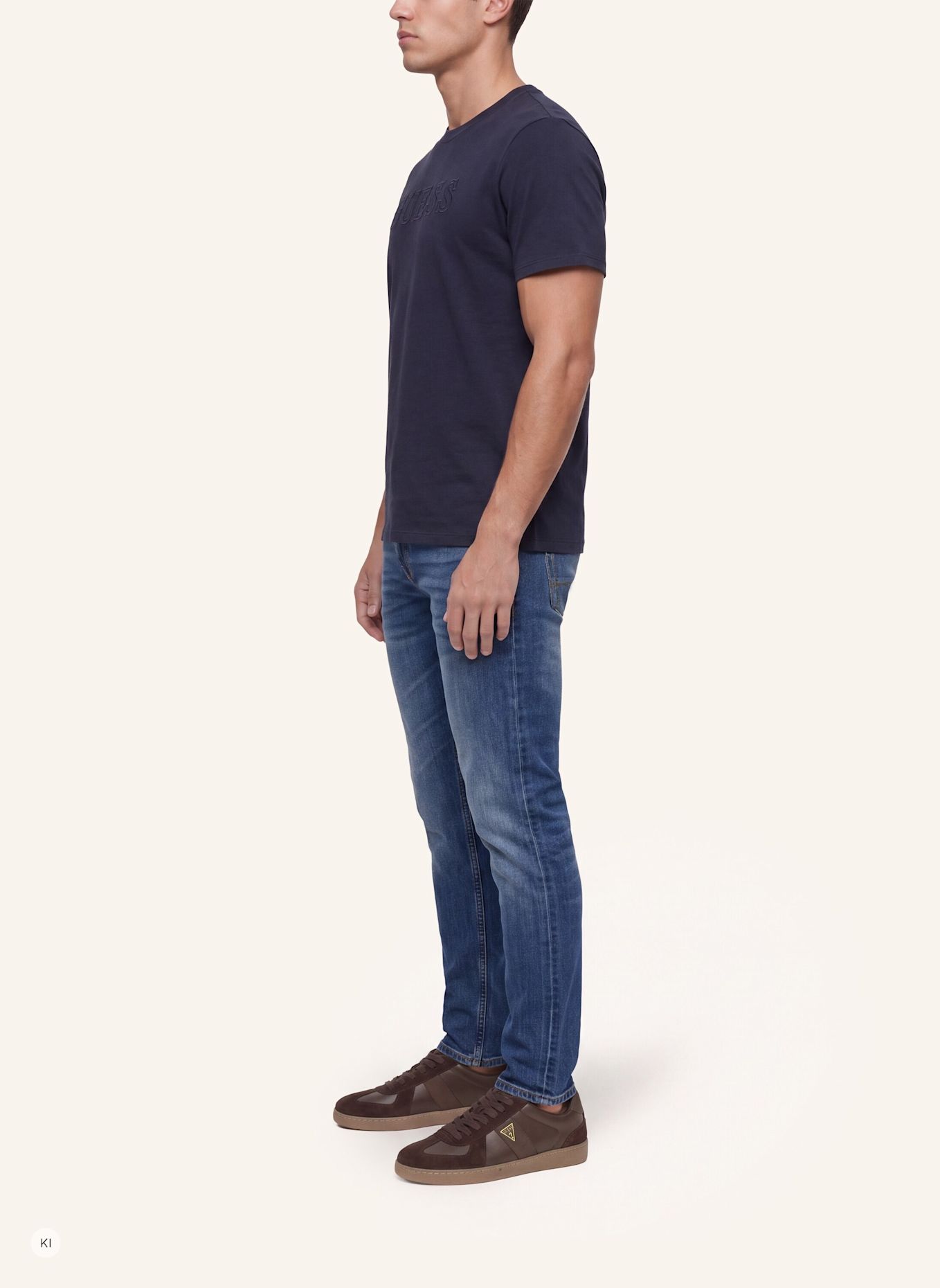 GUESS T-Shirt: DUNKELBLAU