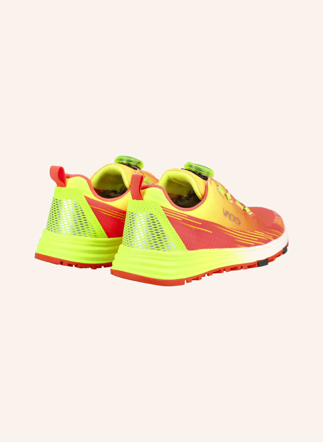 VADO Sneaker WINNER: ORANGE