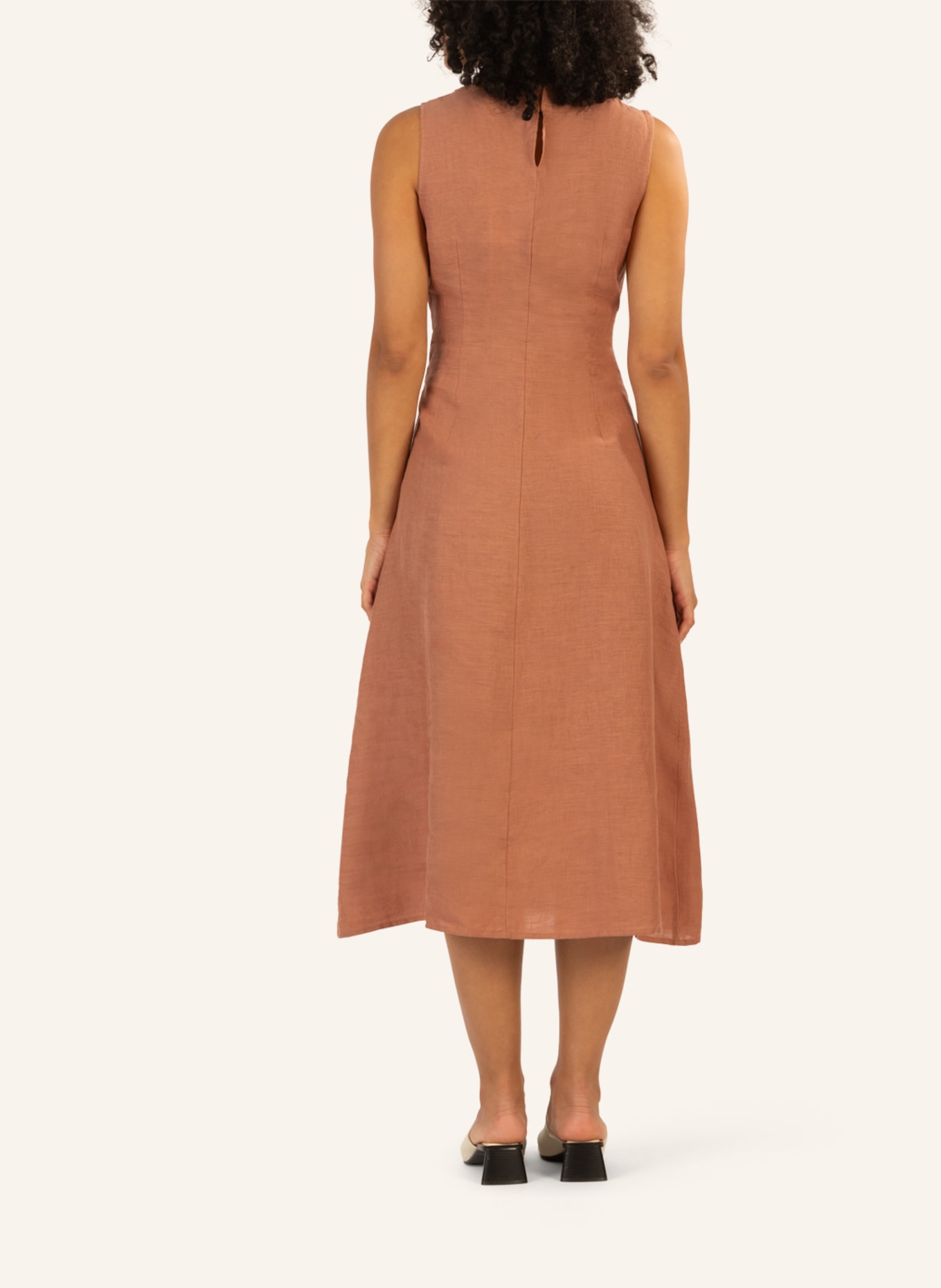 mint & mia Langes Leinen Kleid: BRAUN