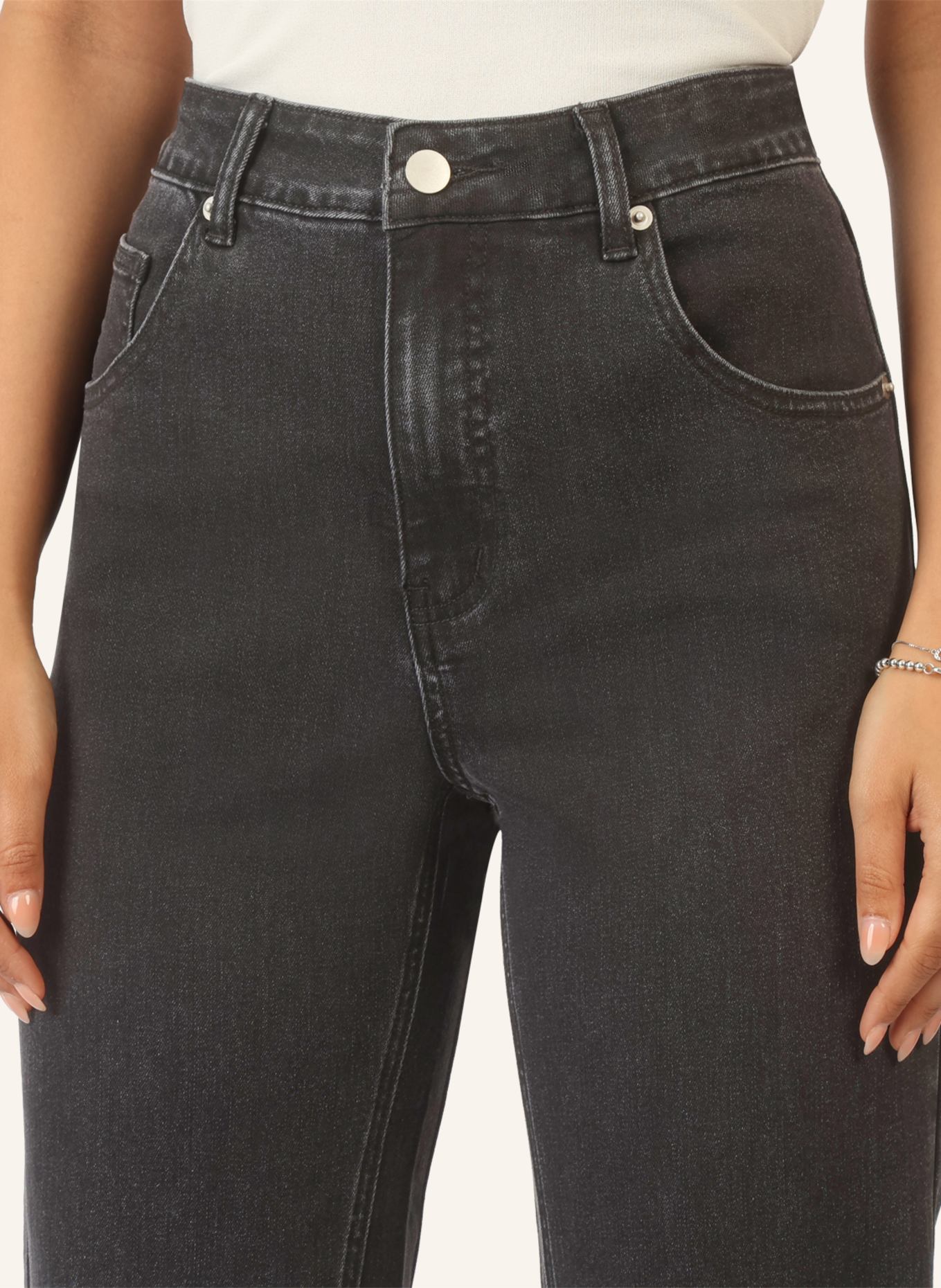 APART Mom Jeans mit Kristallsteinen: SCHWARZ