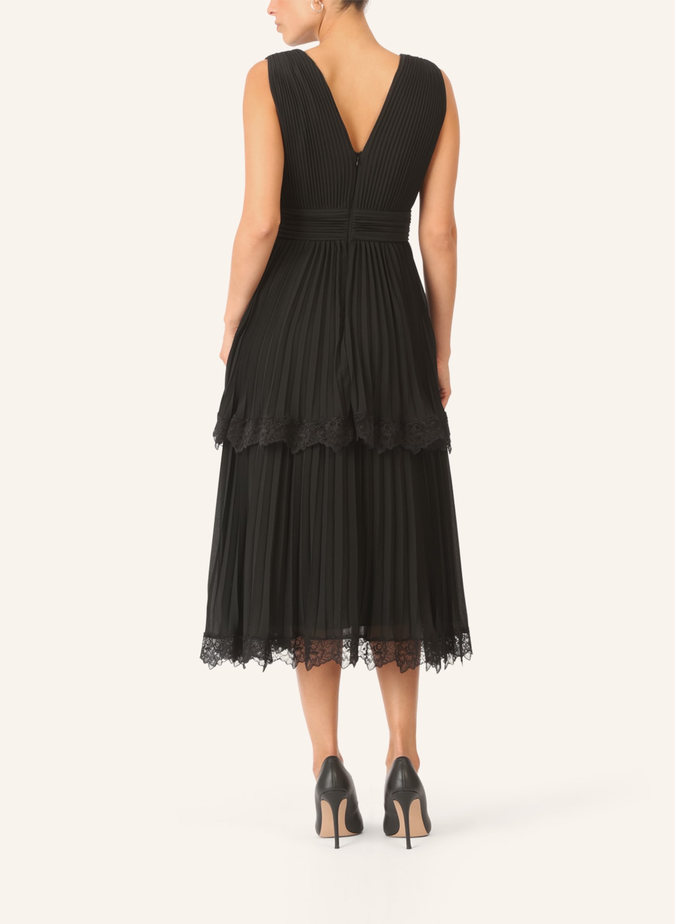 APART Plisseekleid: SCHWARZ